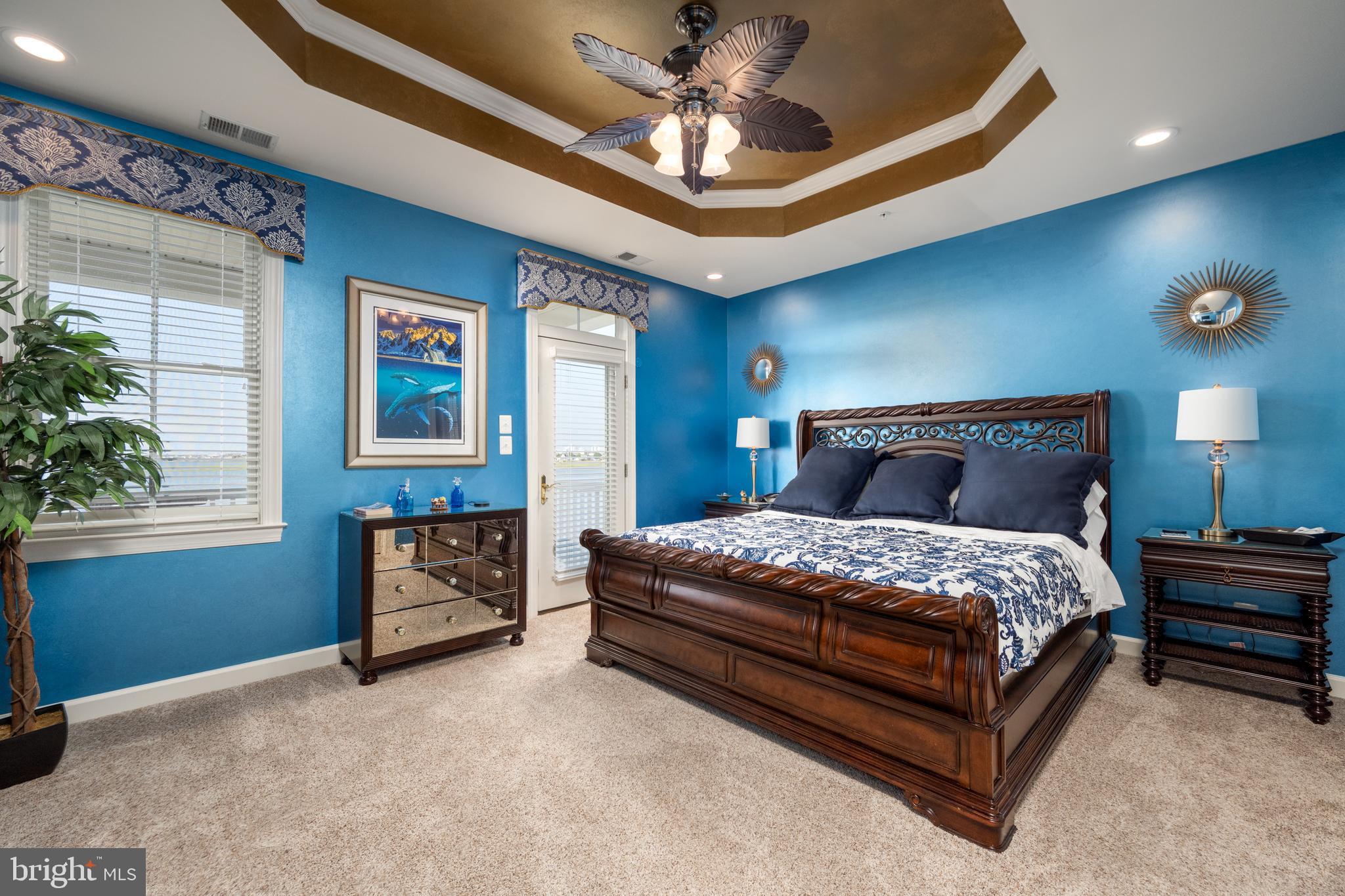 SUNSET ISLAND - Residential