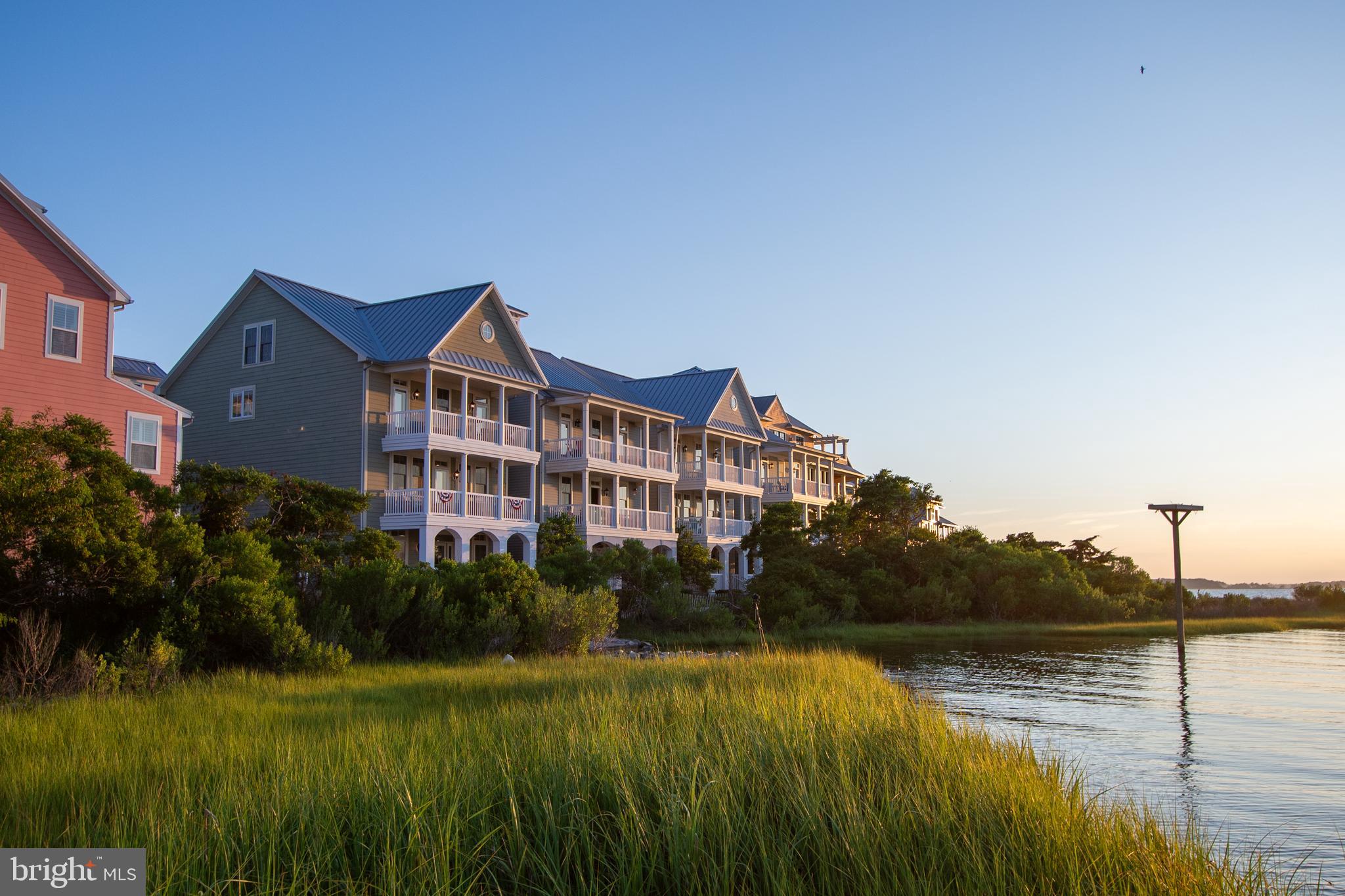 SUNSET ISLAND - Residential