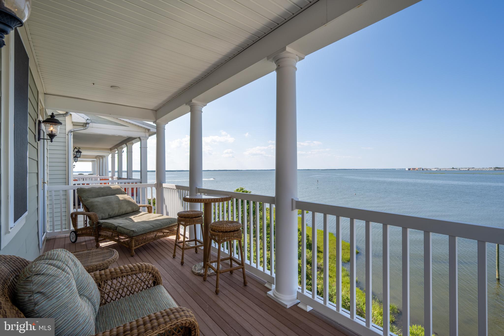 SUNSET ISLAND - Residential