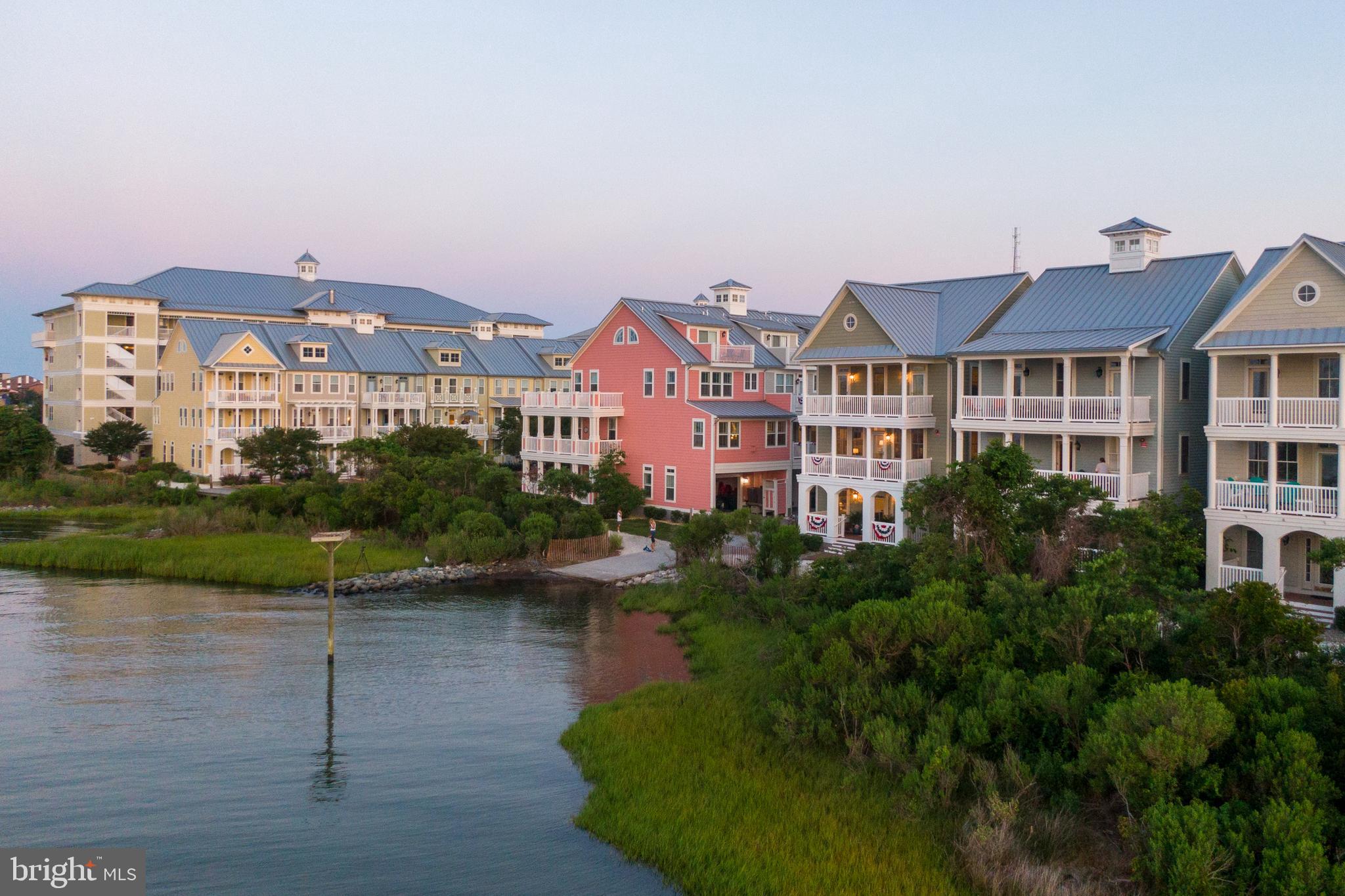 SUNSET ISLAND - Residential