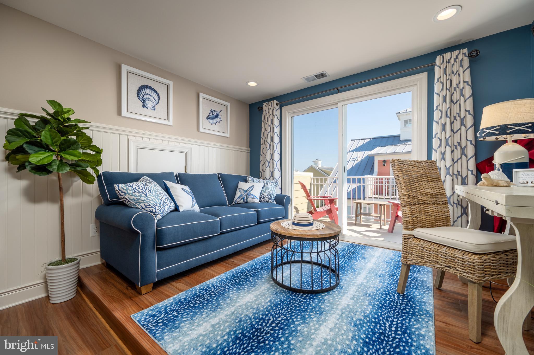 SUNSET ISLAND - Residential