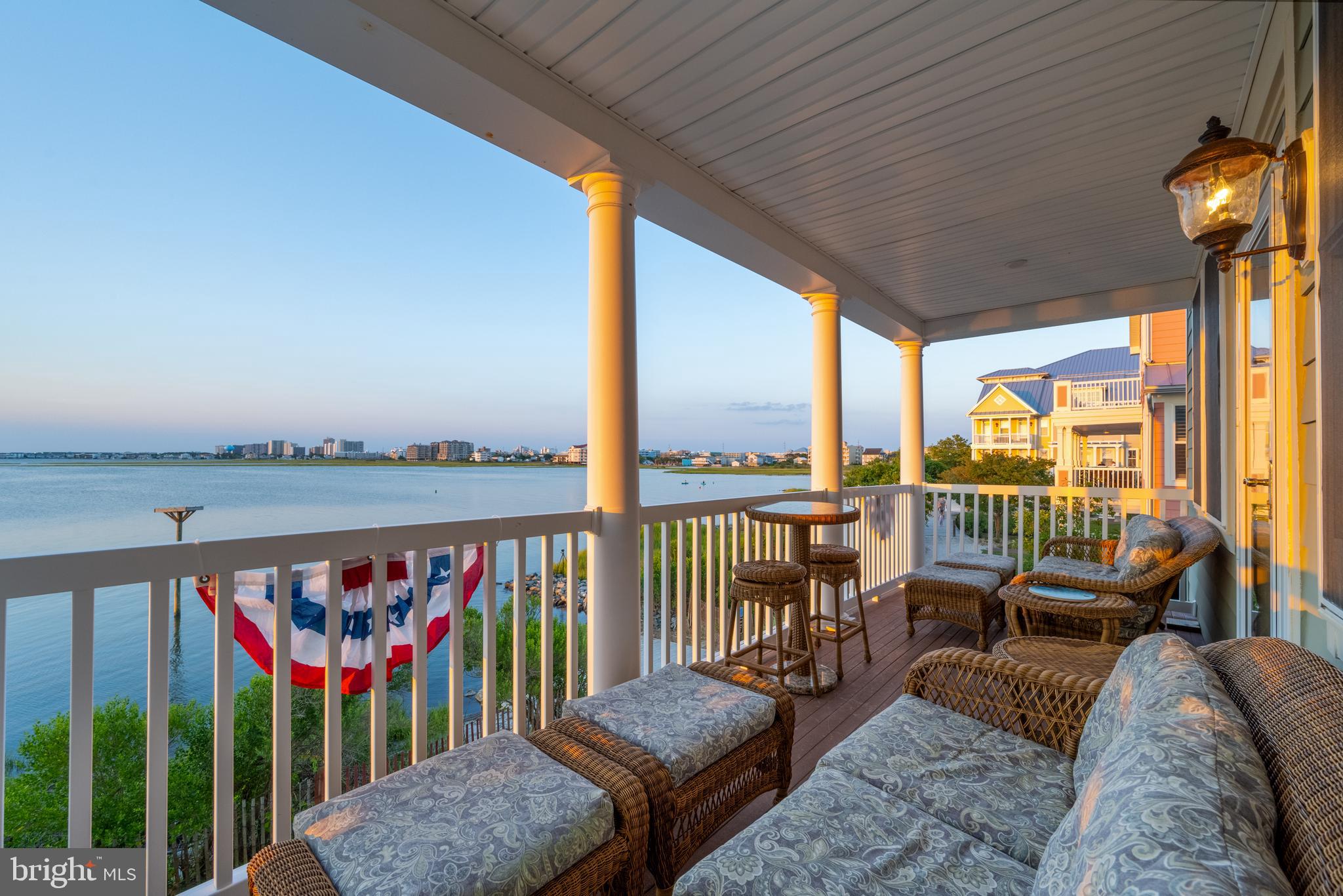 SUNSET ISLAND - Residential