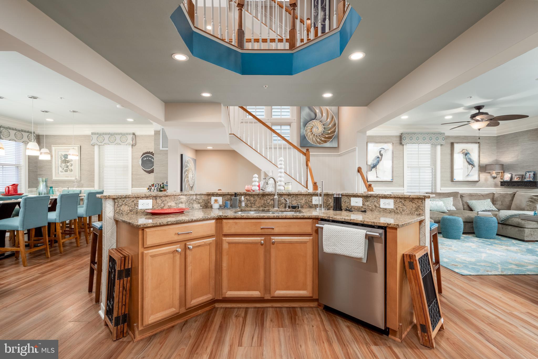 SUNSET ISLAND - Residential