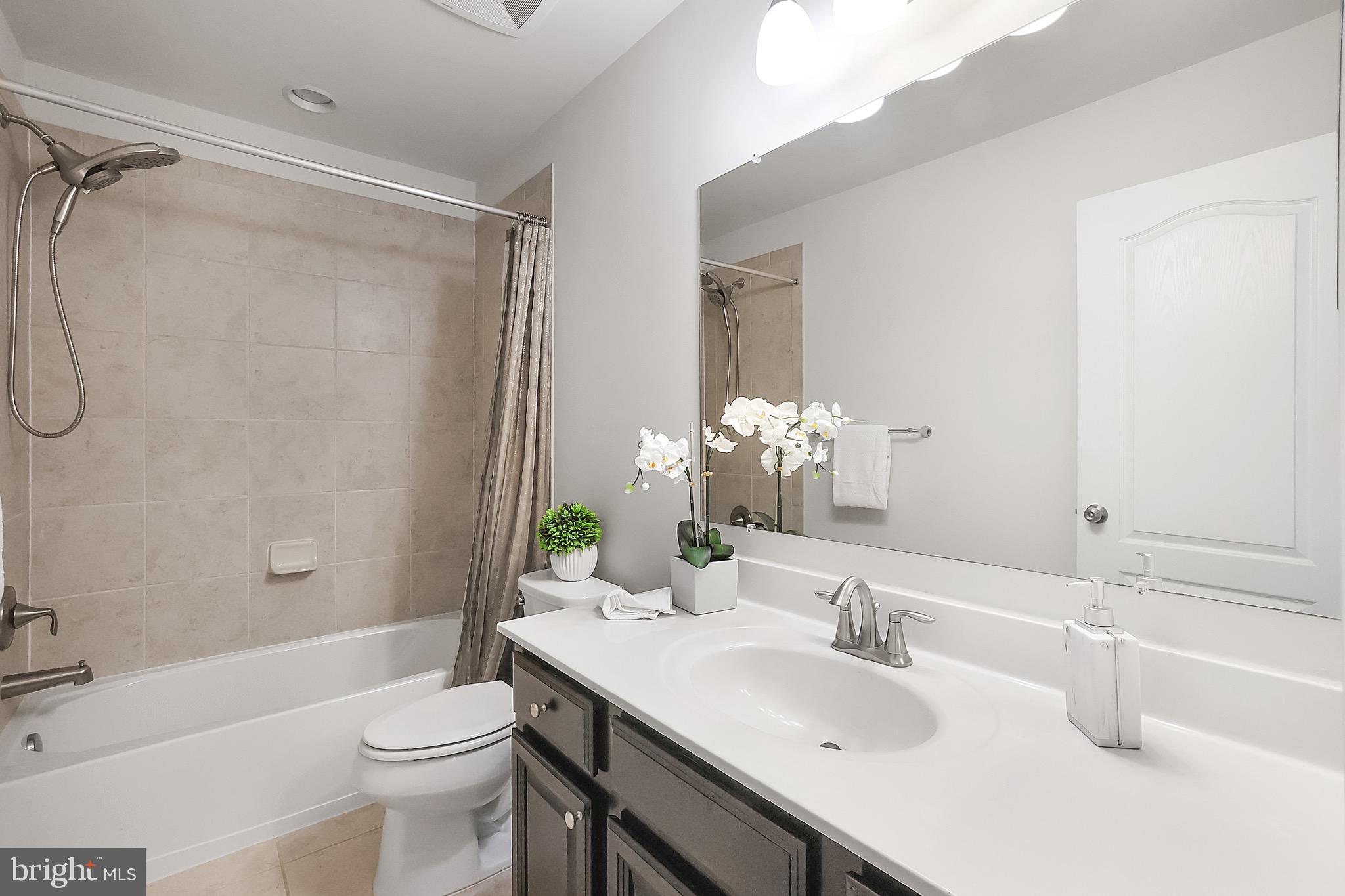 OXFORD SQUARE - Residential