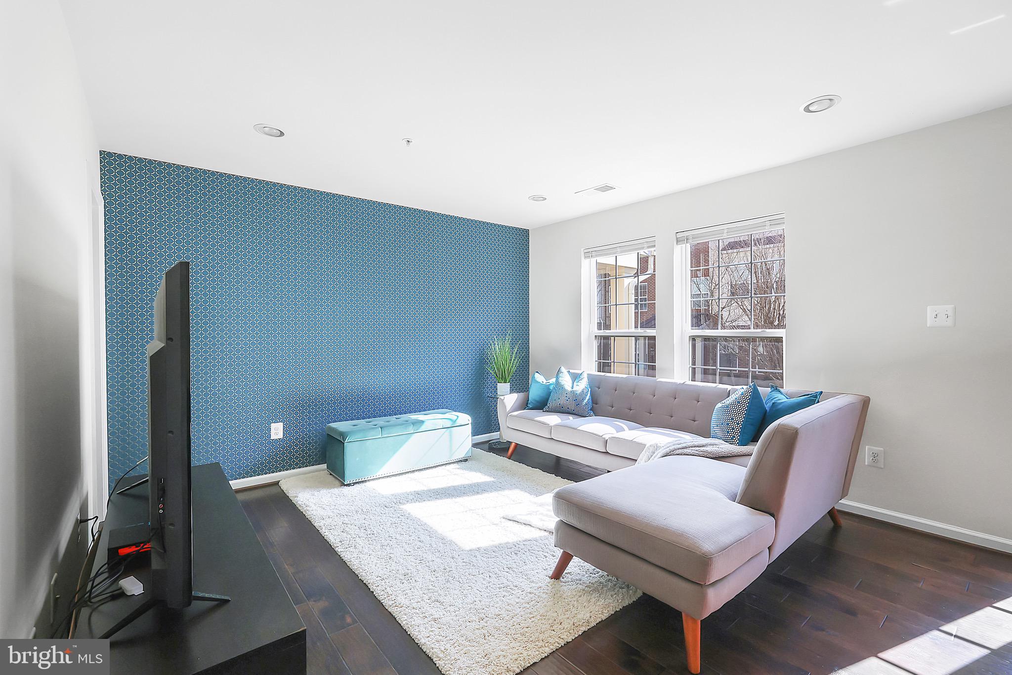 OXFORD SQUARE - Residential