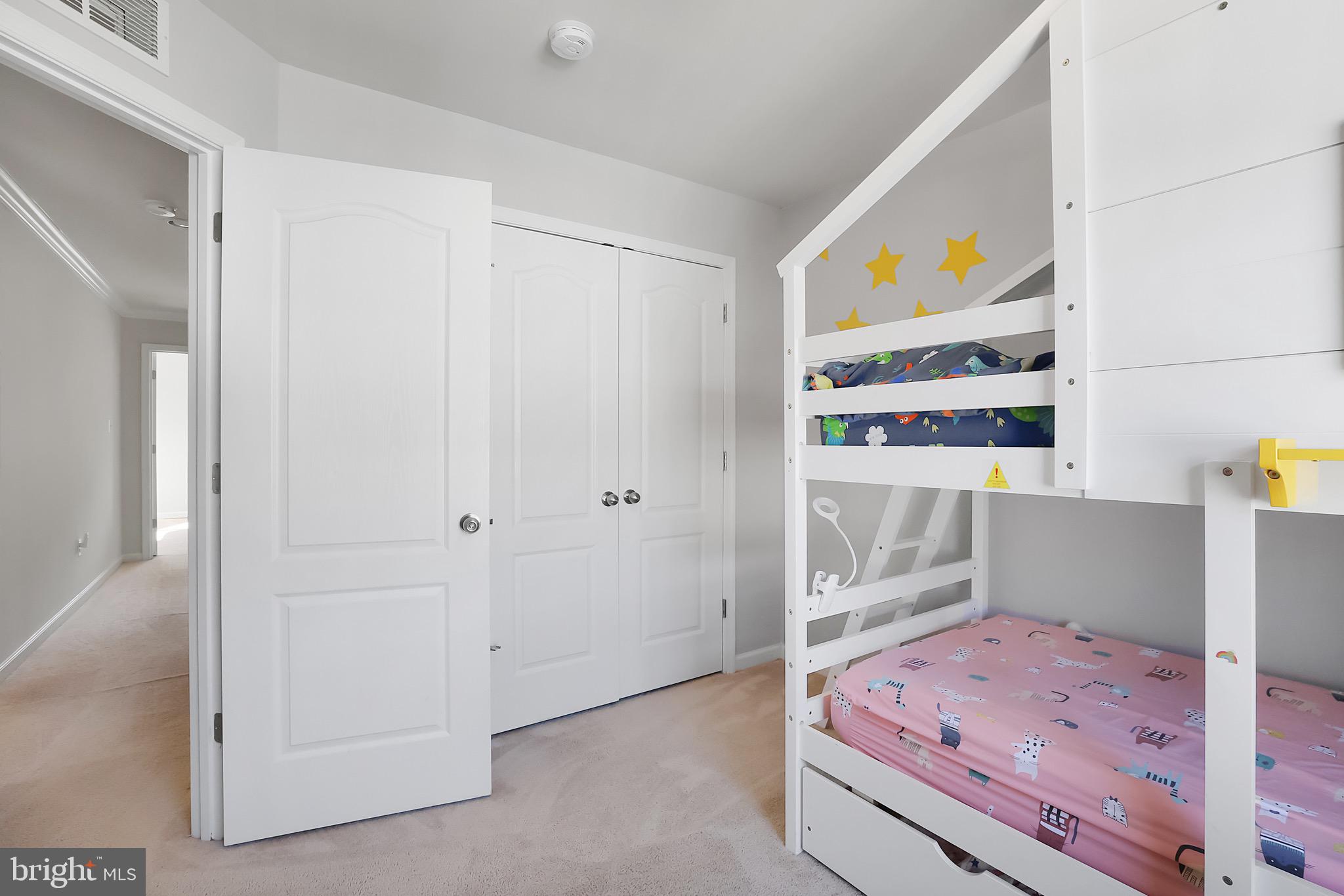 OXFORD SQUARE - Residential