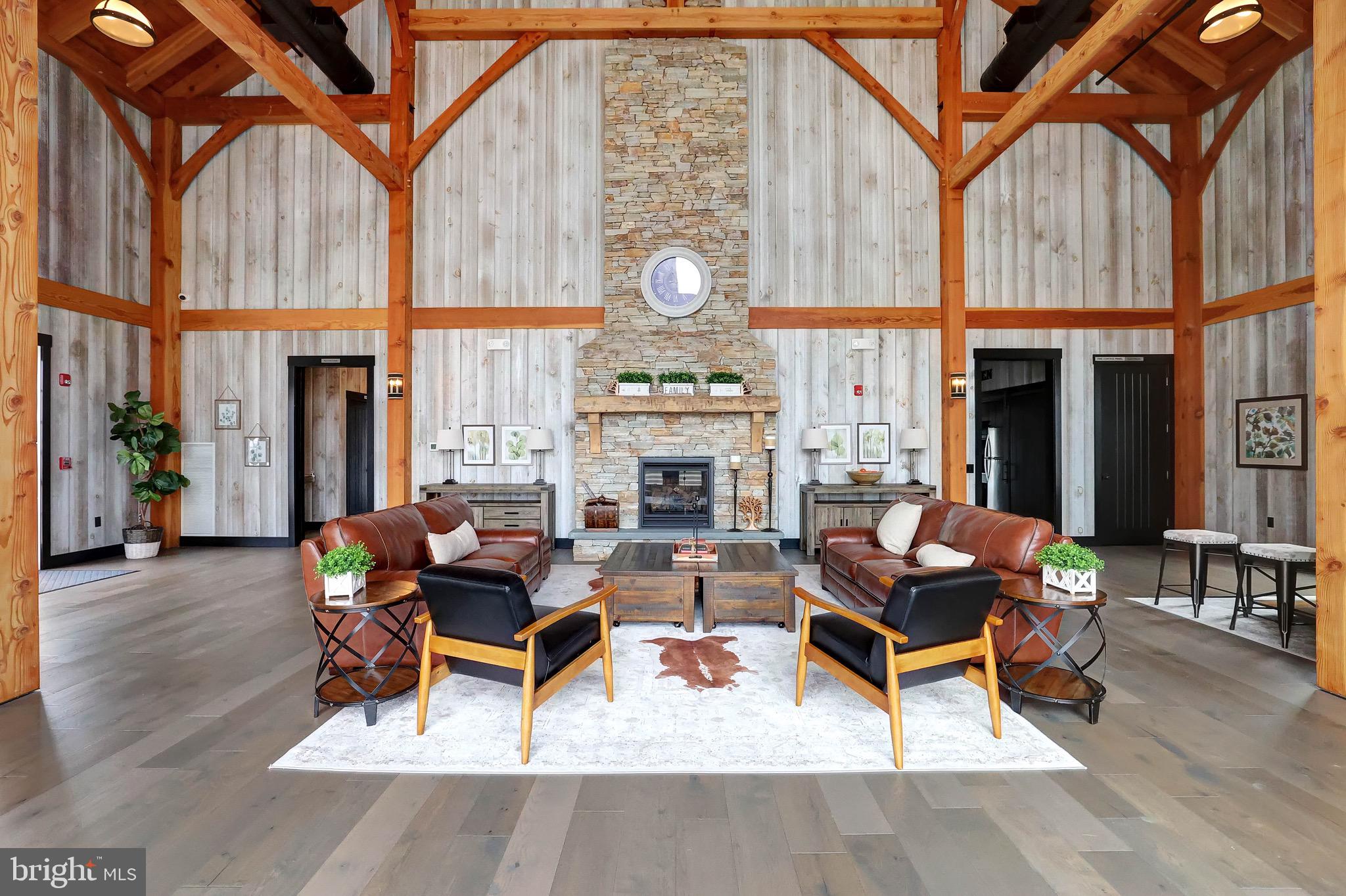 OXFORD SQUARE - Residential