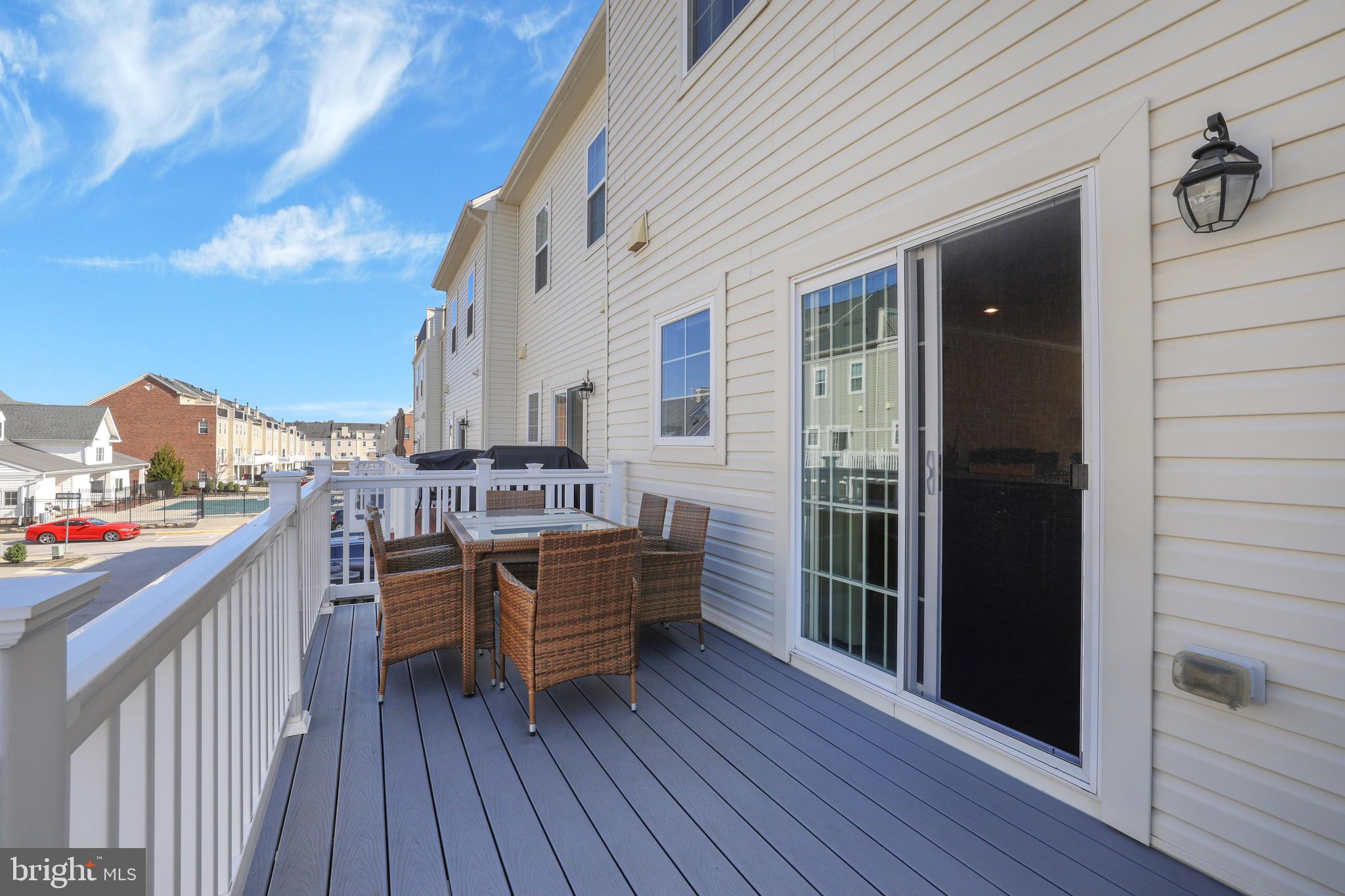 OXFORD SQUARE - Residential