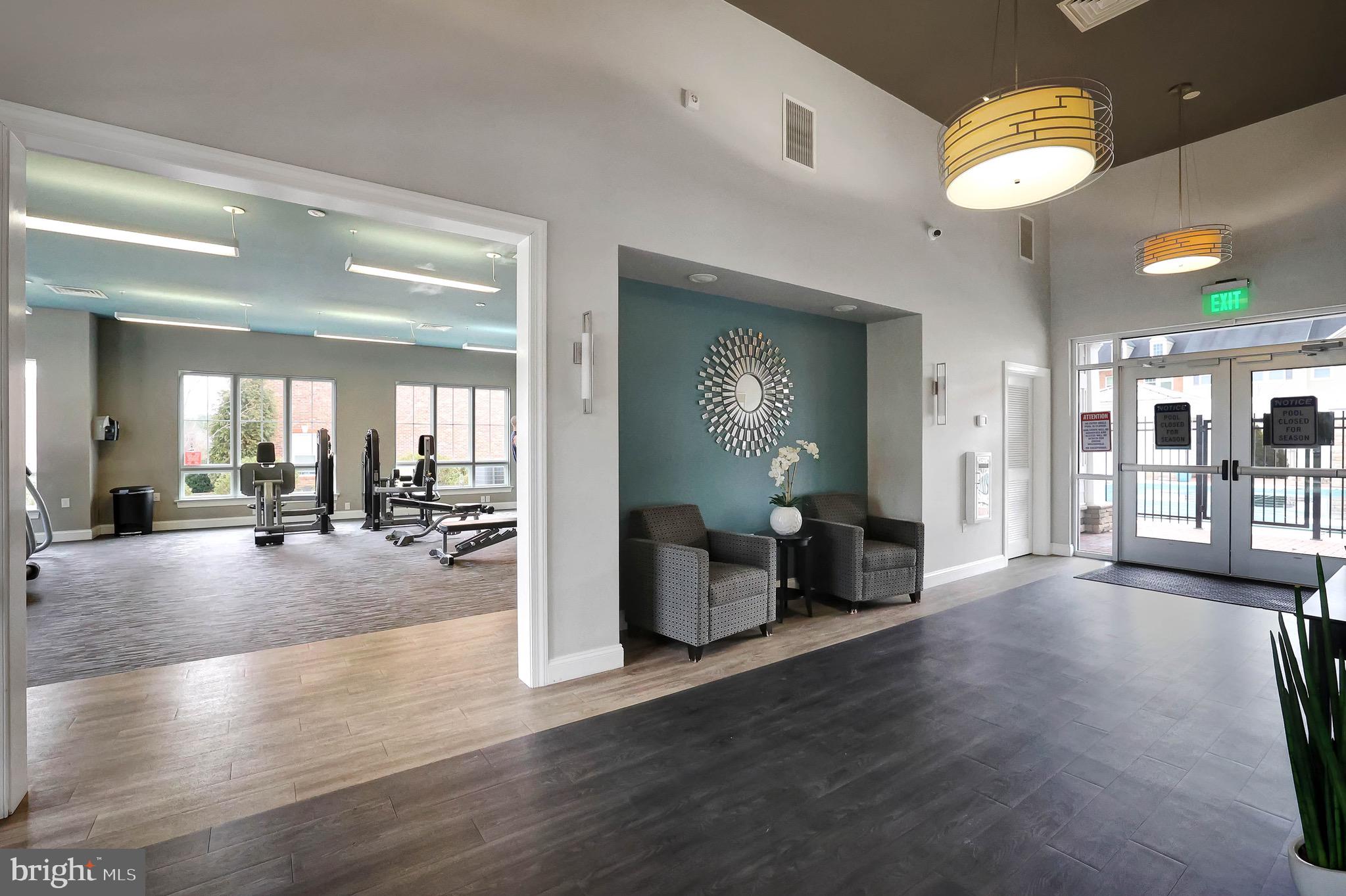 OXFORD SQUARE - Residential