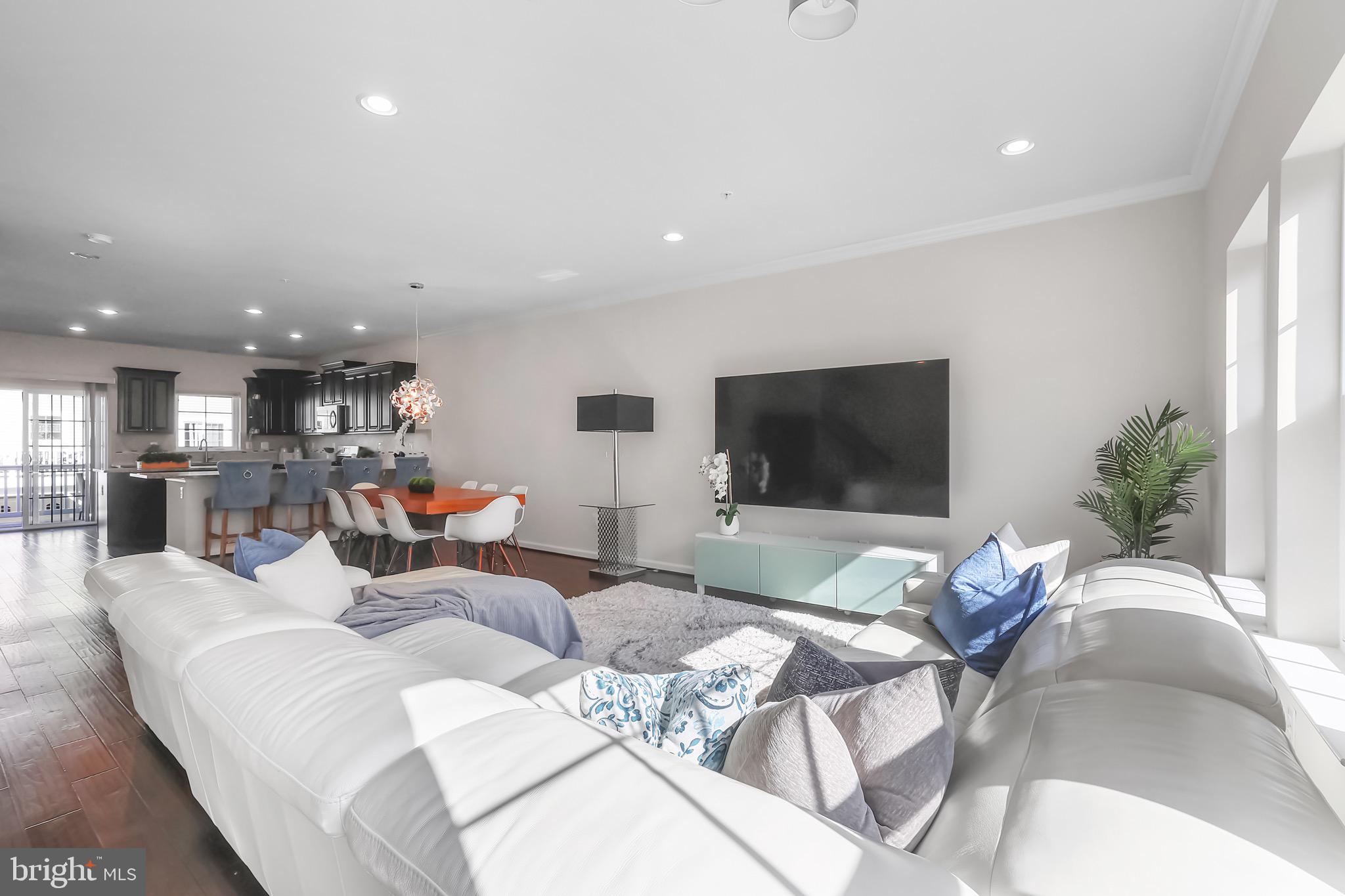 OXFORD SQUARE - Residential