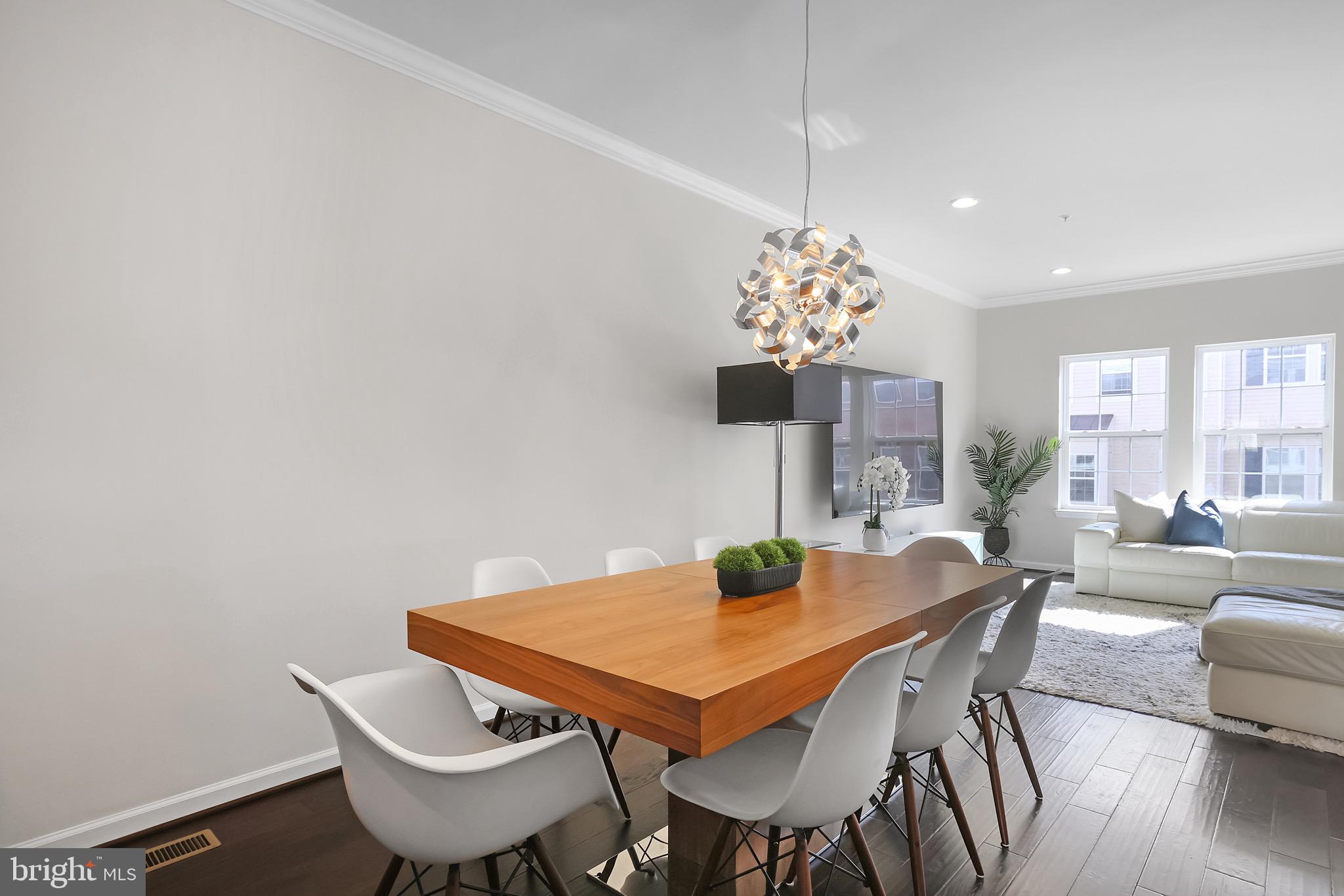 OXFORD SQUARE - Residential