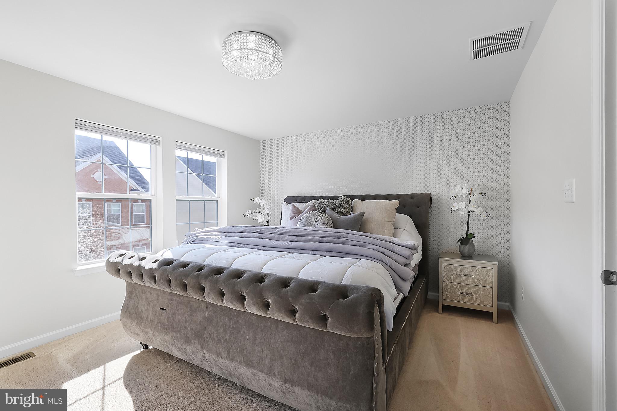 OXFORD SQUARE - Residential