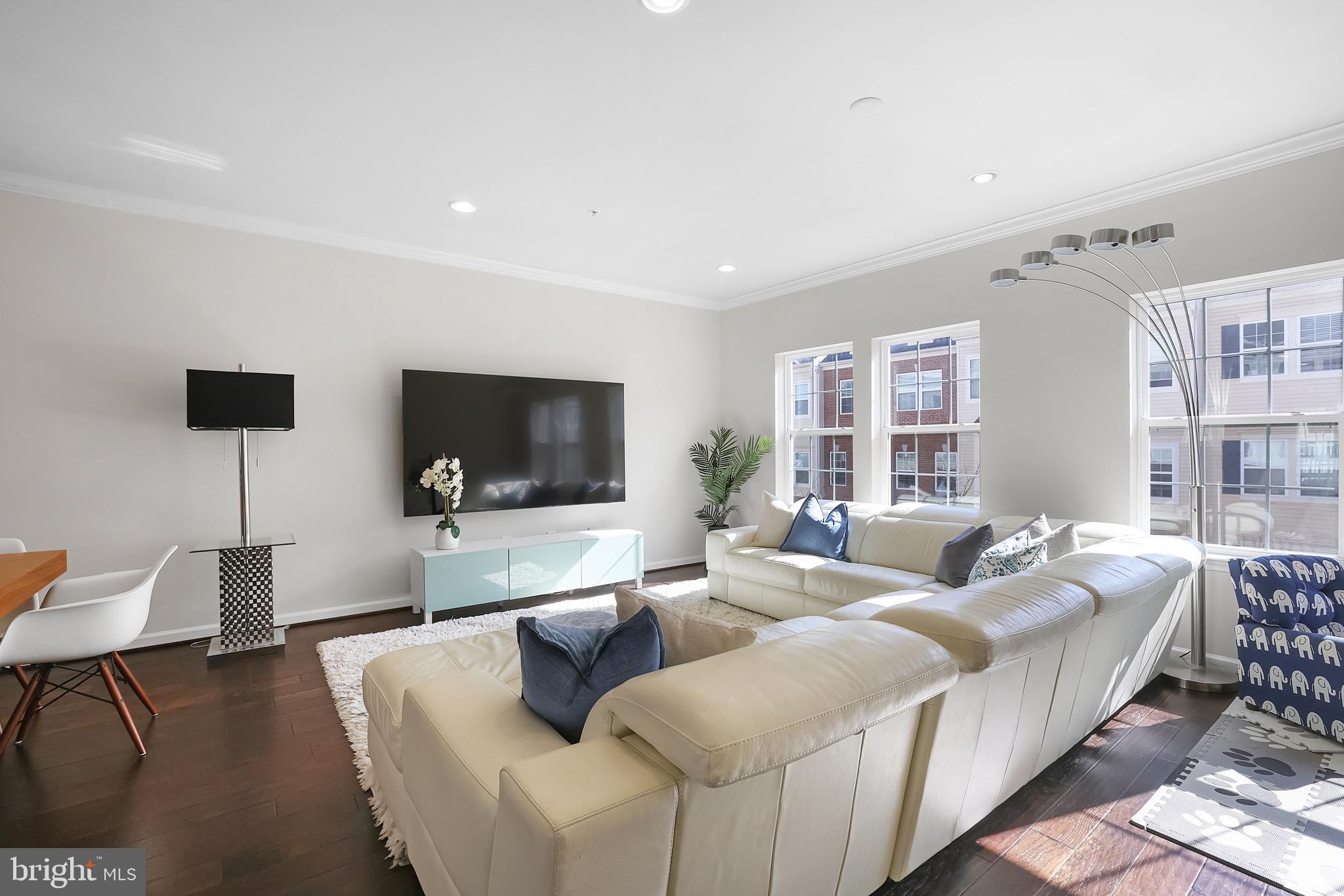 OXFORD SQUARE - Residential