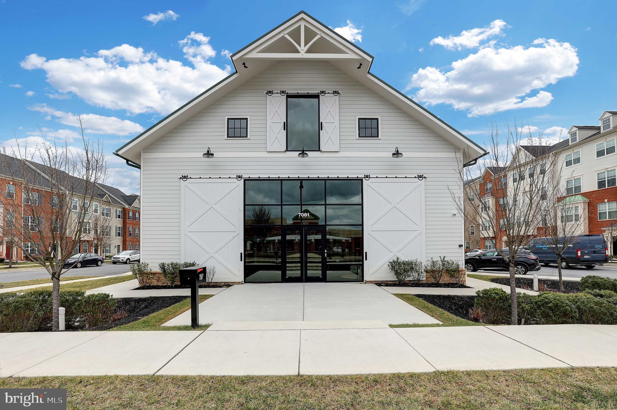 OXFORD SQUARE - Residential