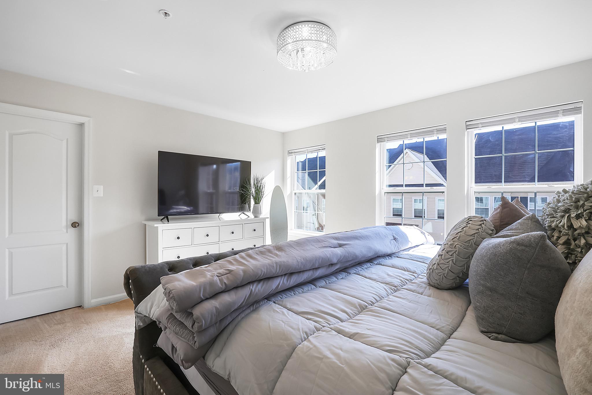 OXFORD SQUARE - Residential