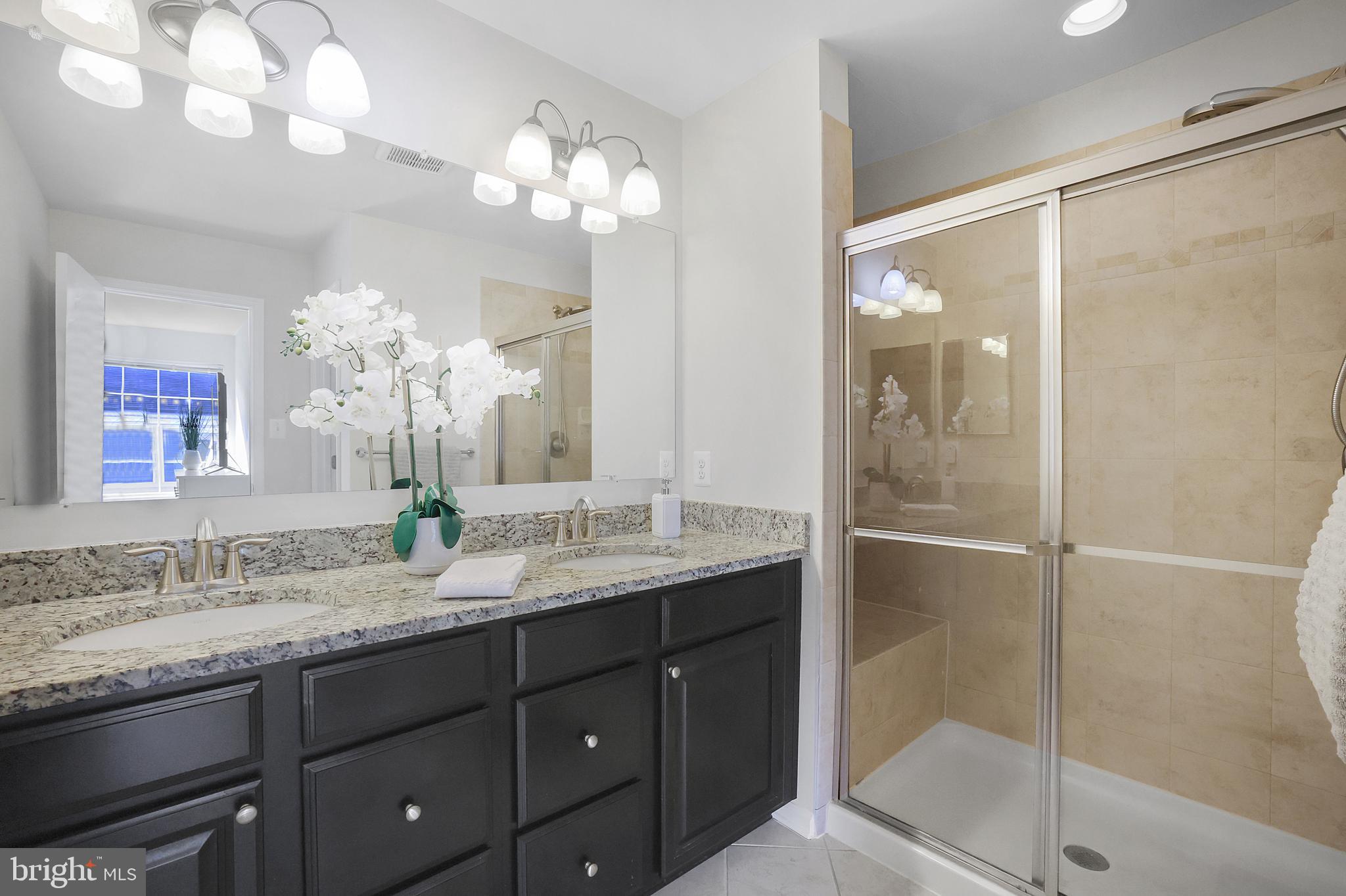 OXFORD SQUARE - Residential