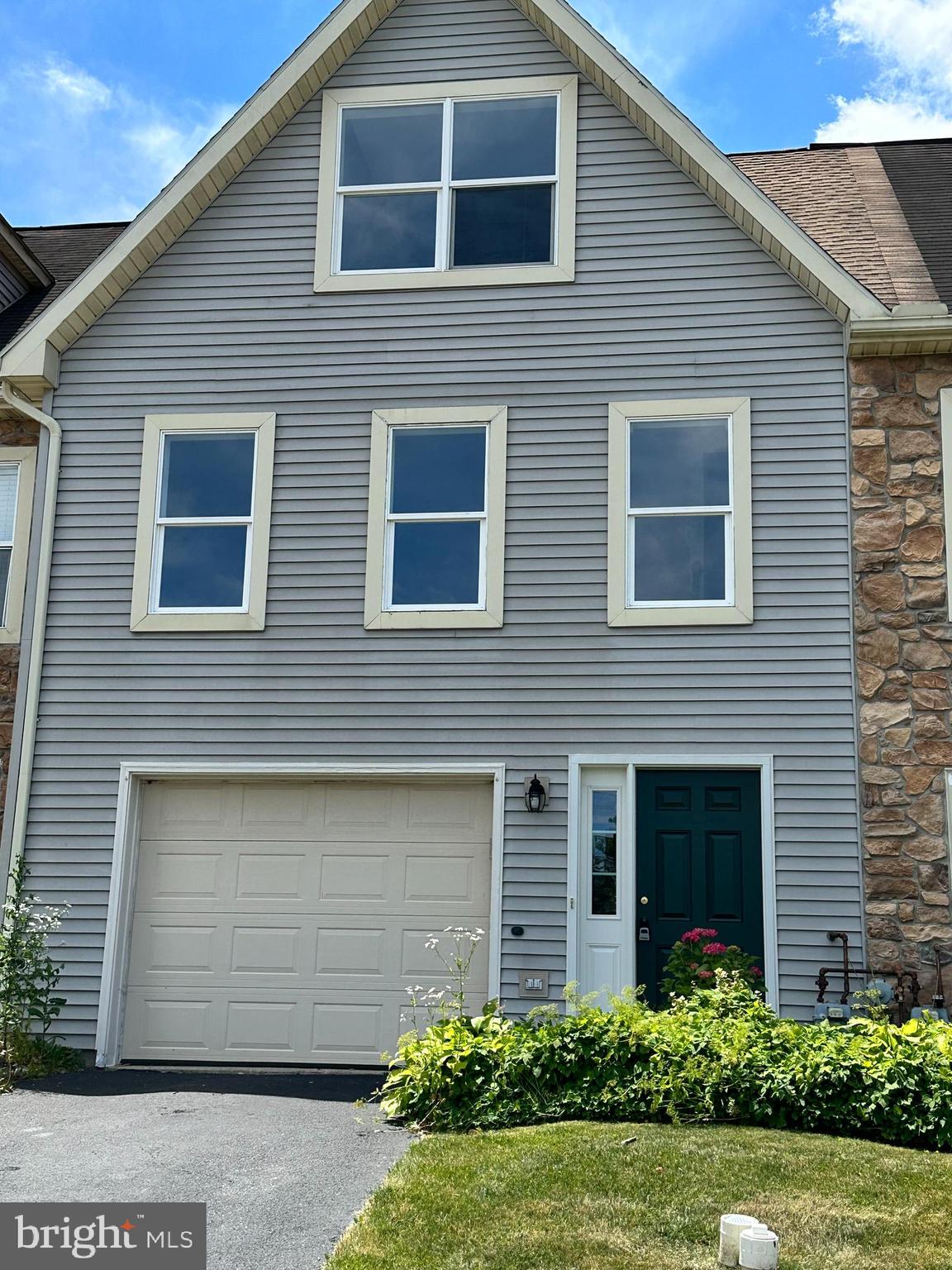 152 ACORN LANE