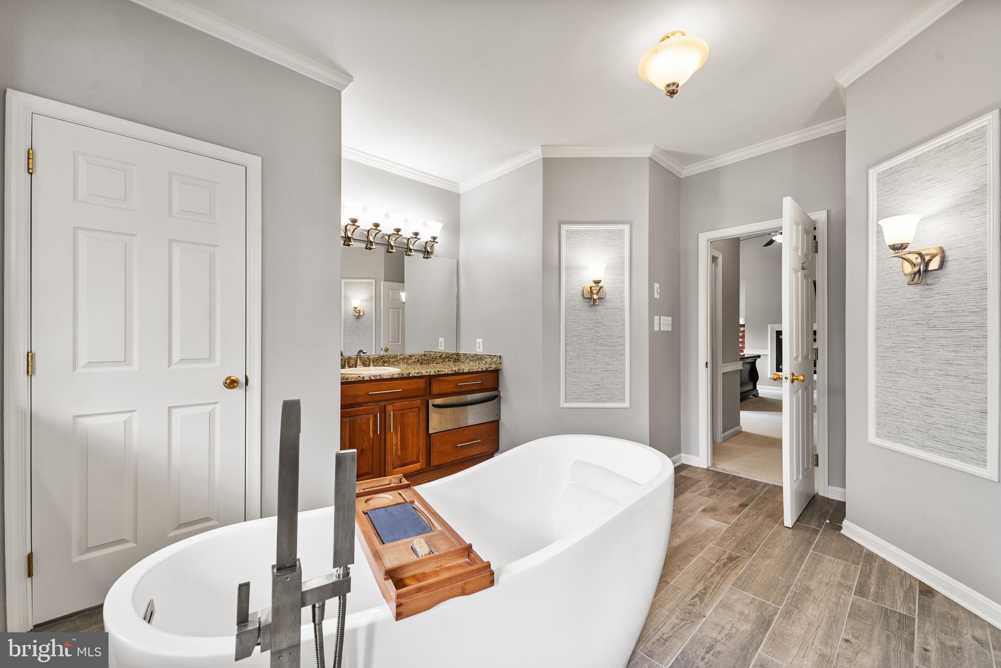 LYONS CREEK OVERLOOK - Residential