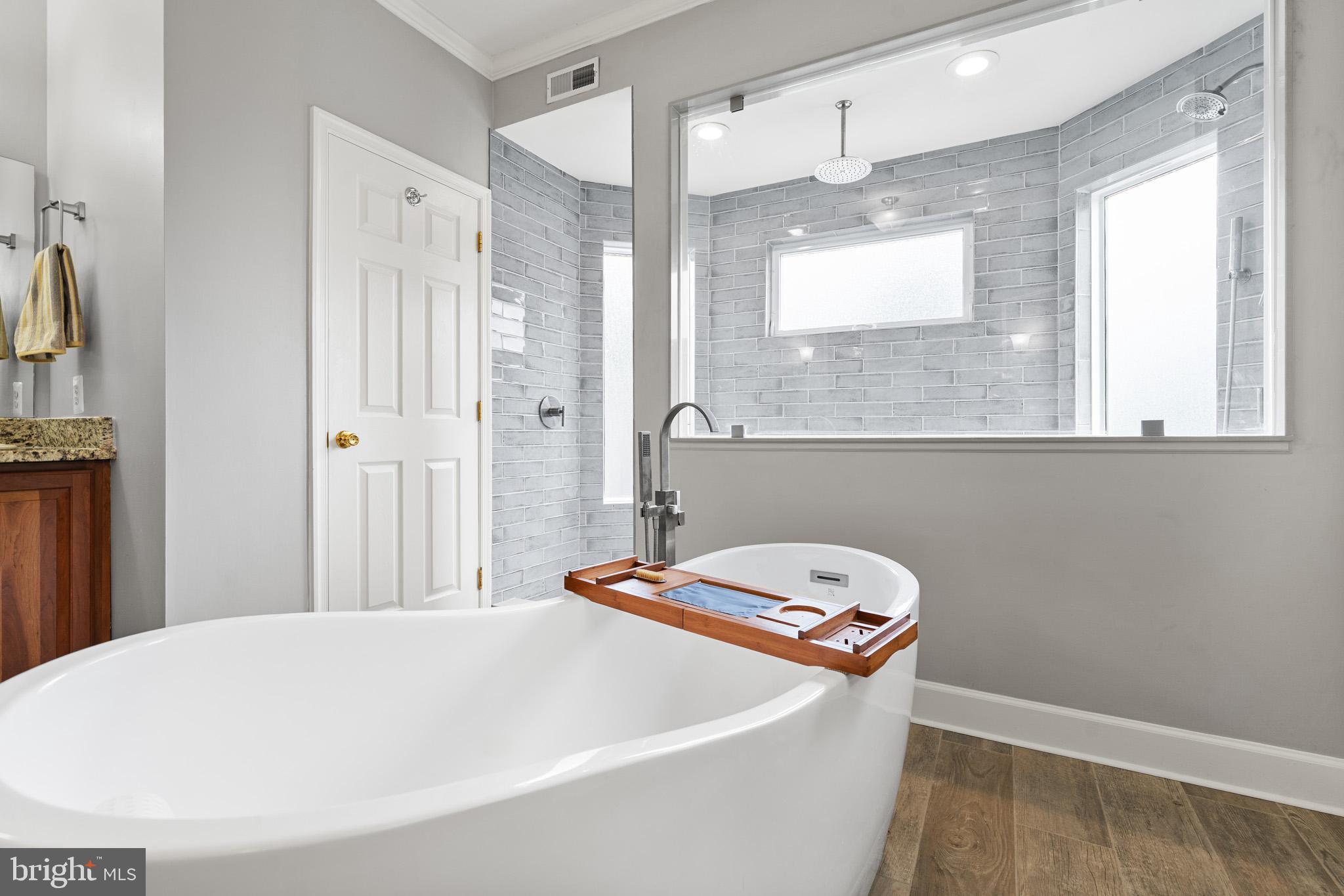 LYONS CREEK OVERLOOK - Residential