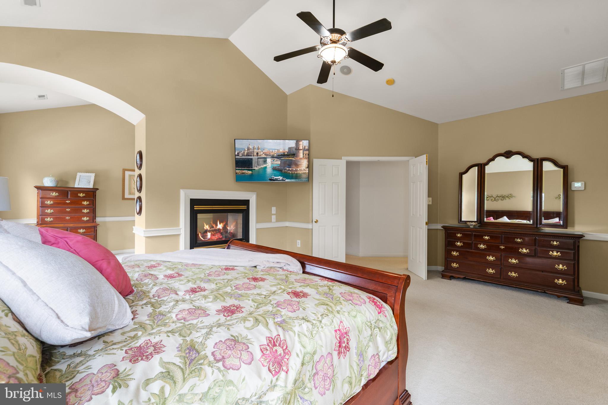 LYONS CREEK OVERLOOK - Residential