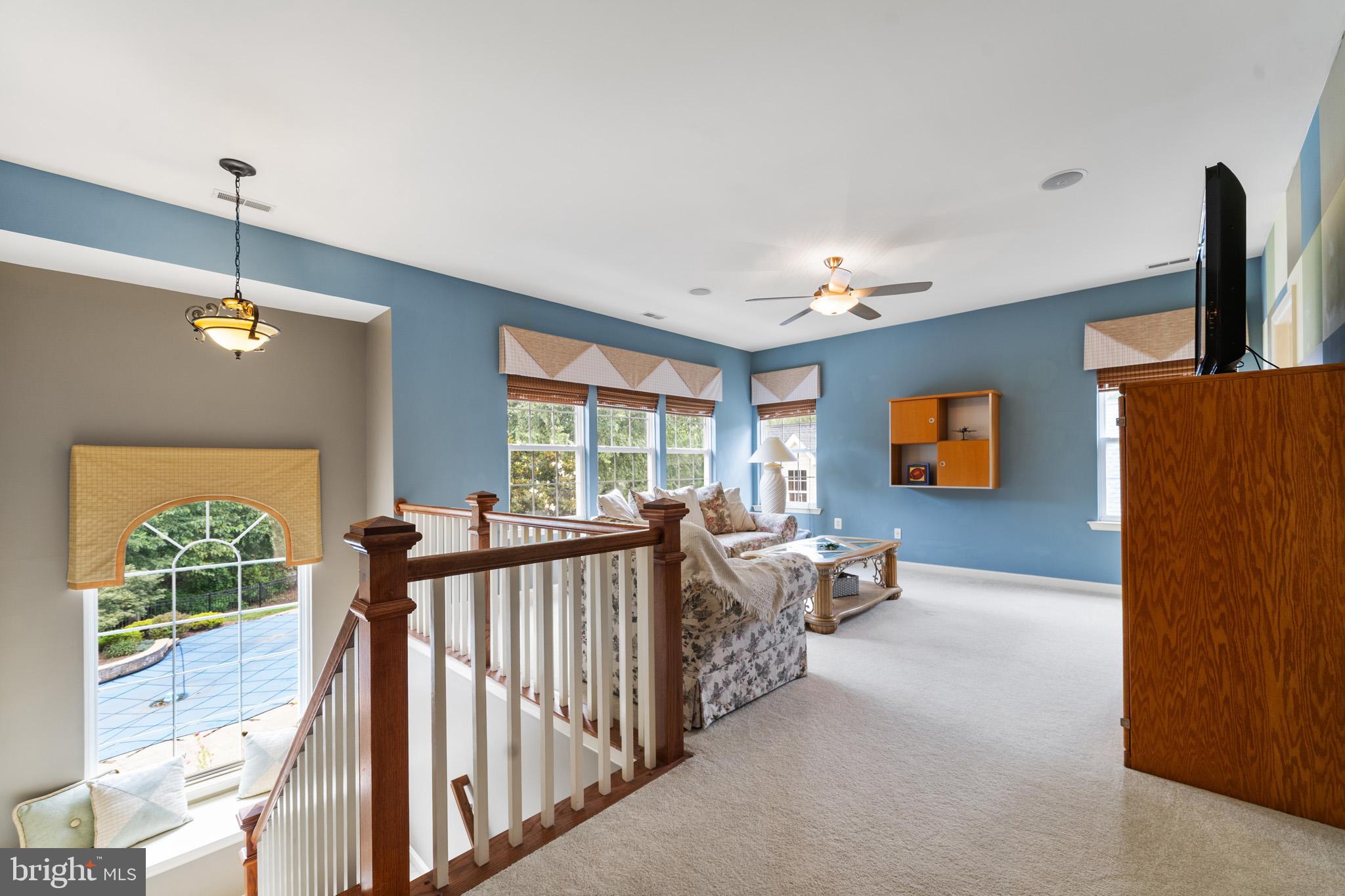 LYONS CREEK OVERLOOK - Residential