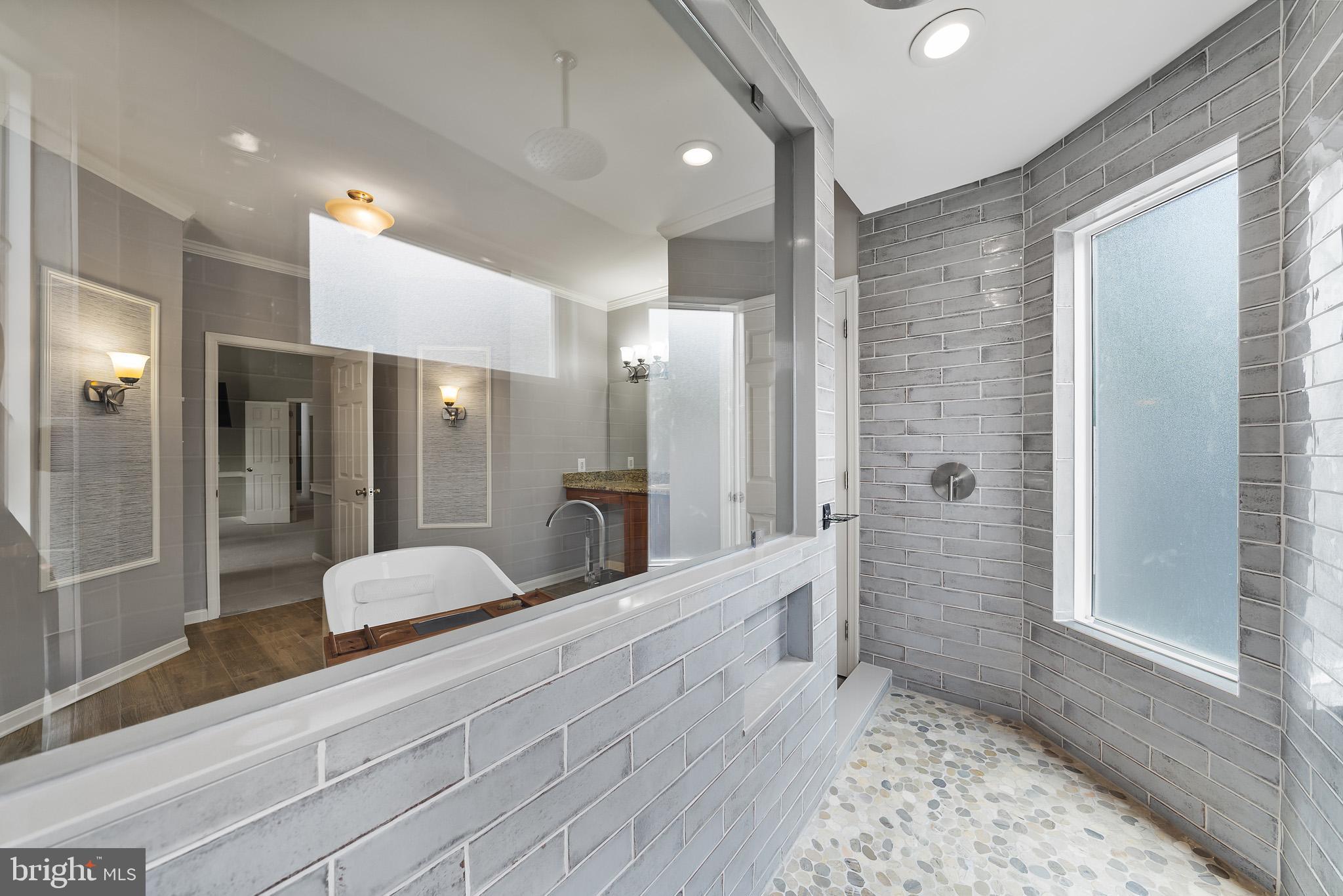 LYONS CREEK OVERLOOK - Residential