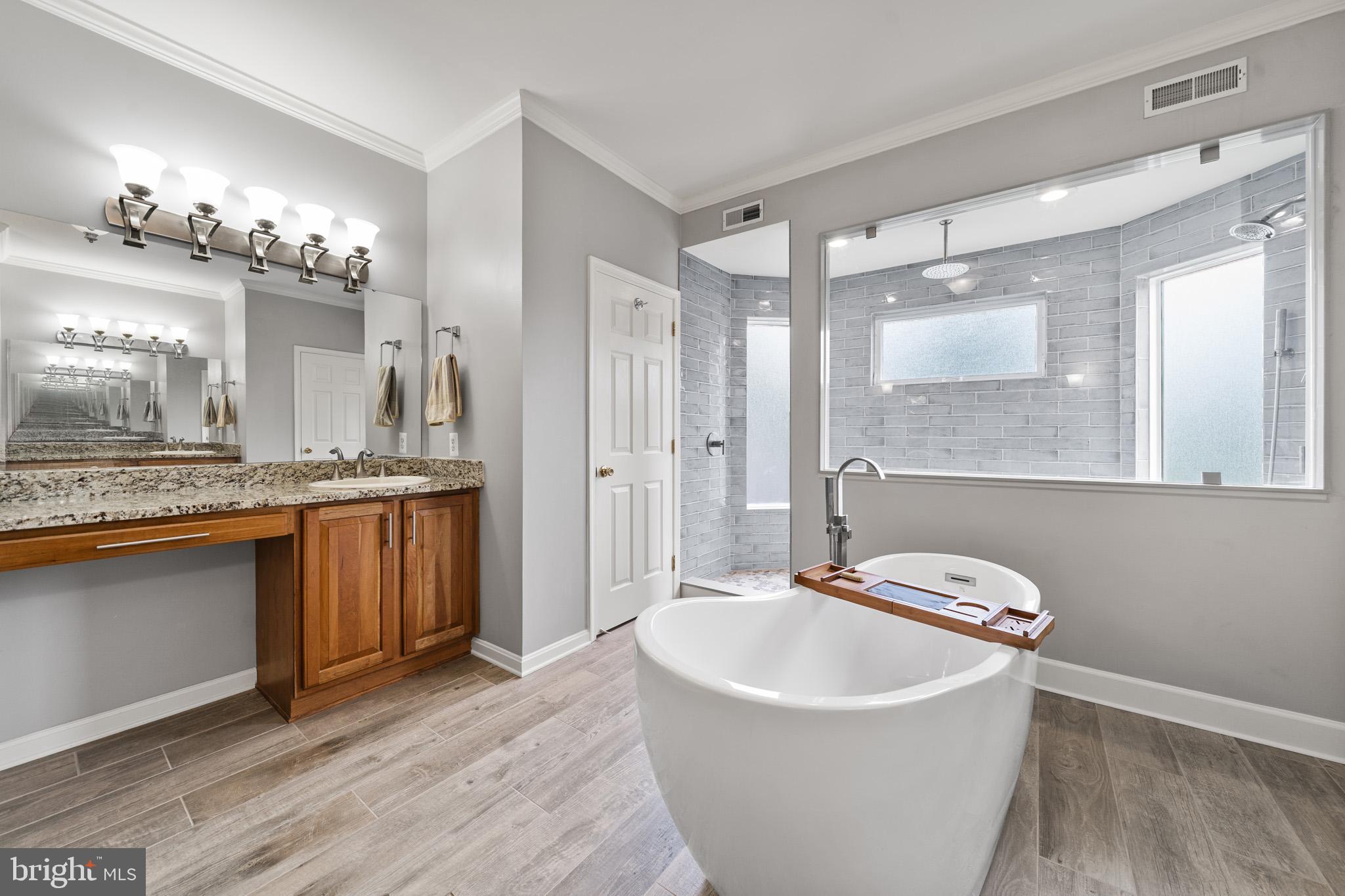 LYONS CREEK OVERLOOK - Residential