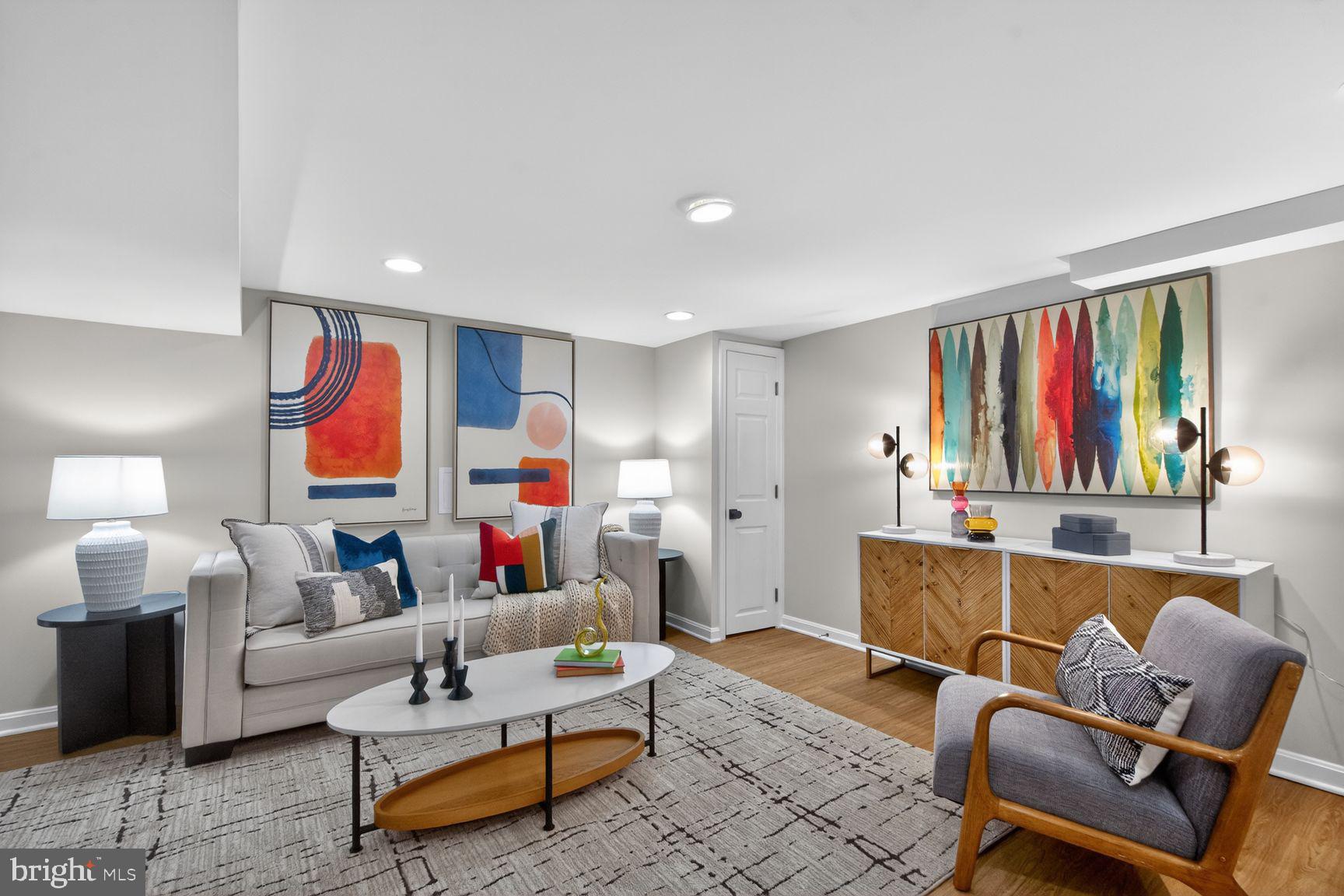 NORTH KENSINGTON - Residential