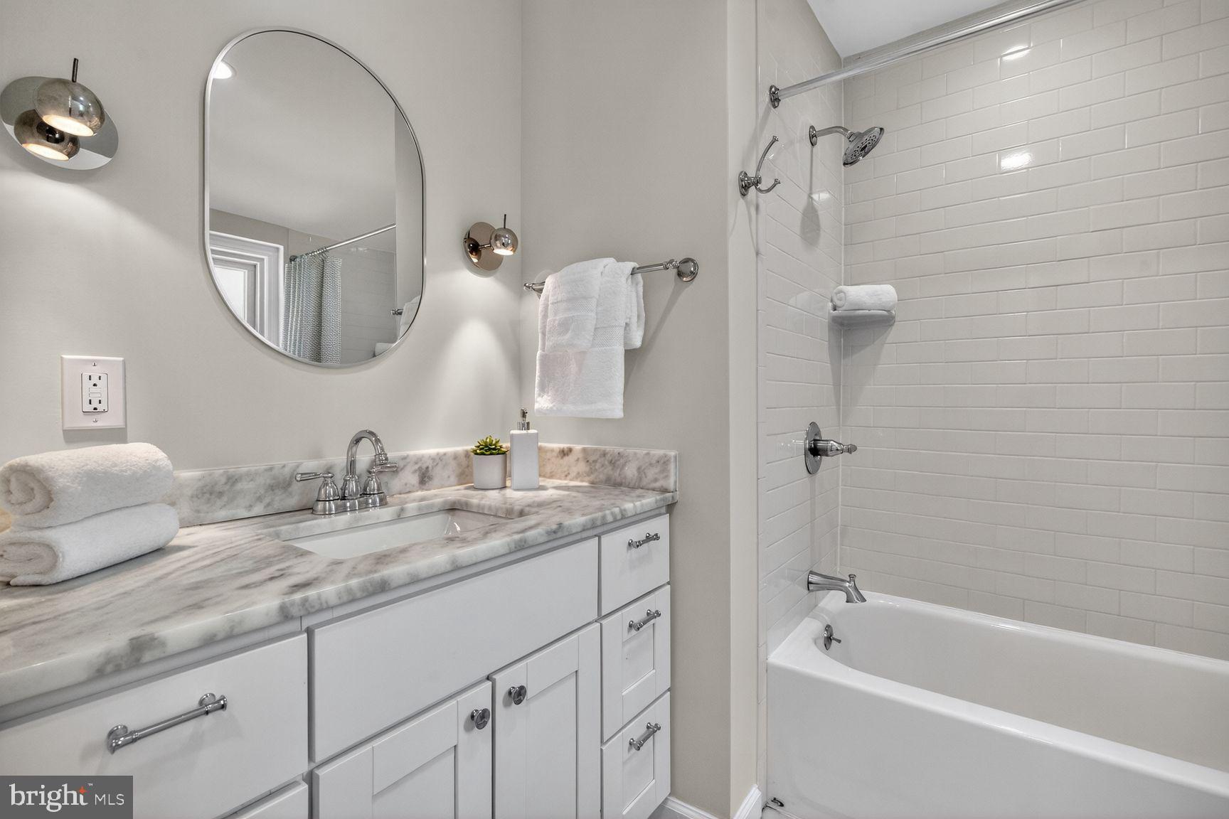 NORTH KENSINGTON - Residential