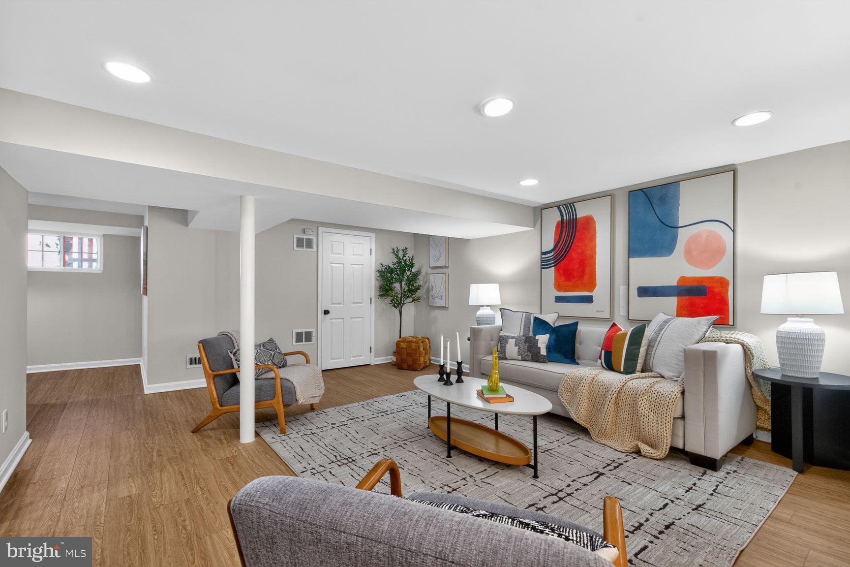 NORTH KENSINGTON - Residential