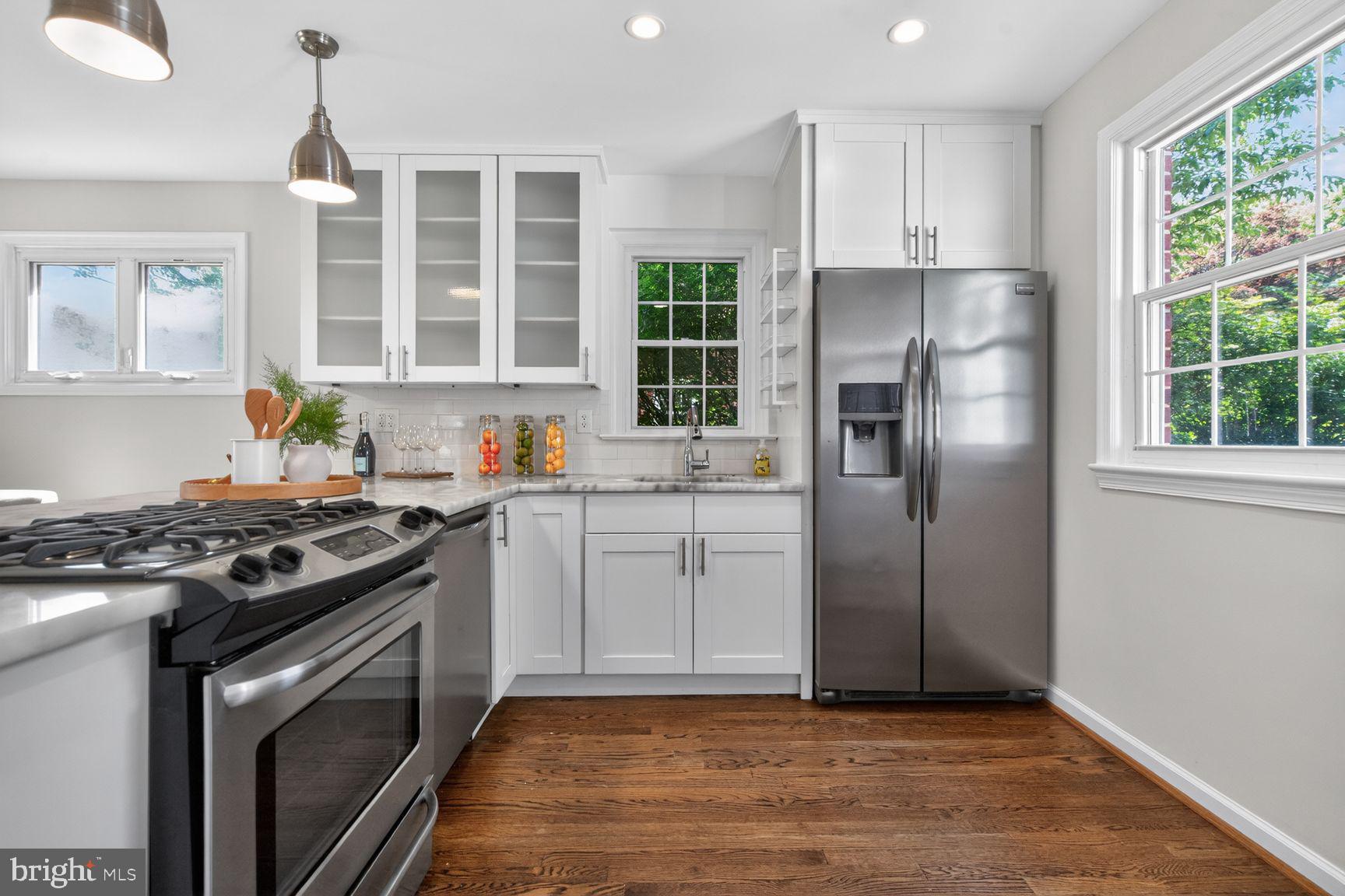 NORTH KENSINGTON - Residential