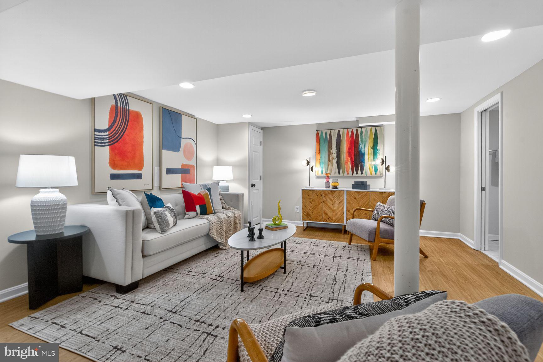 NORTH KENSINGTON - Residential