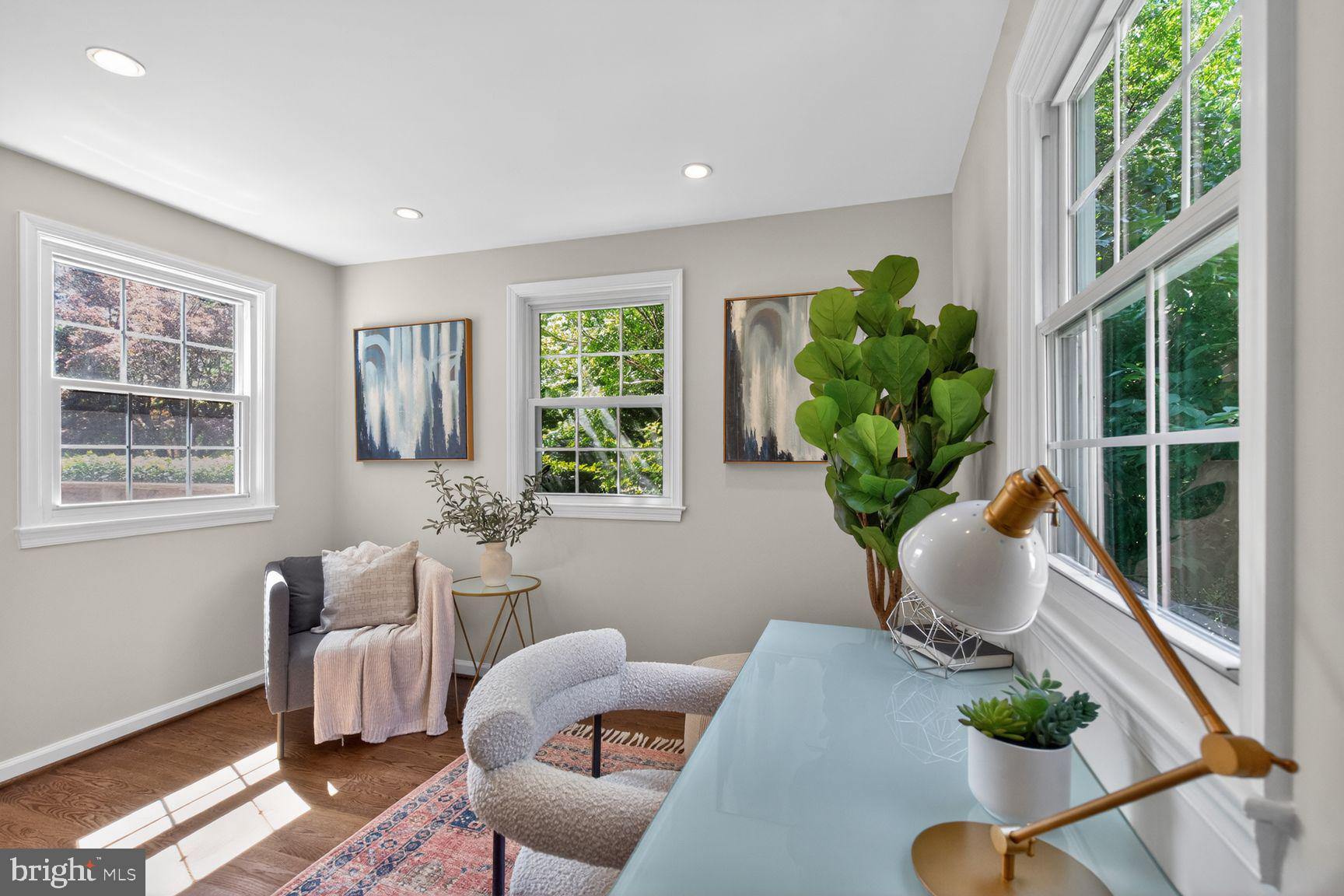 NORTH KENSINGTON - Residential