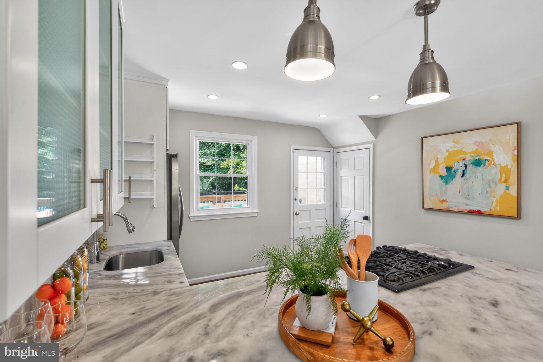 NORTH KENSINGTON - Residential