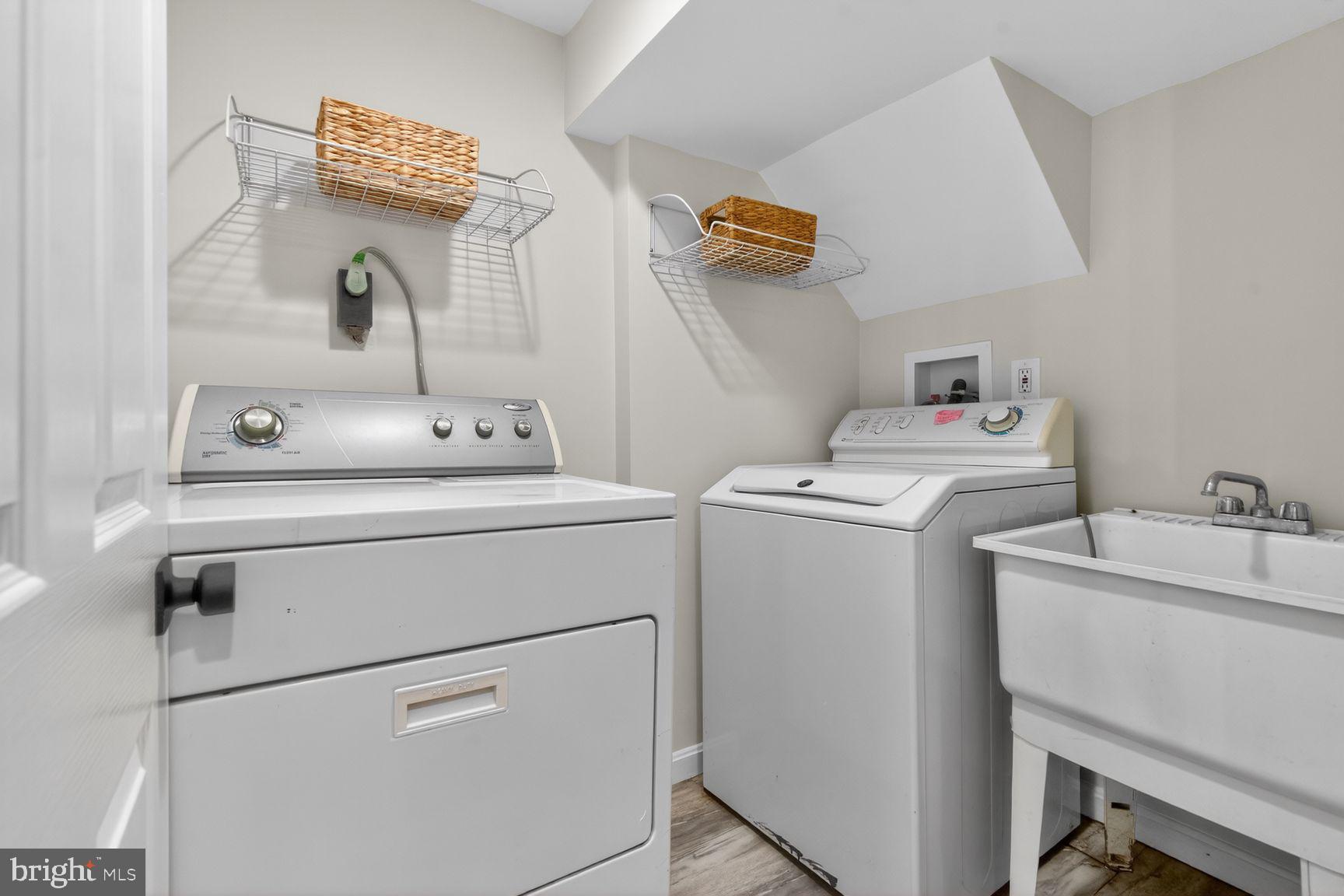 NORTH KENSINGTON - Residential