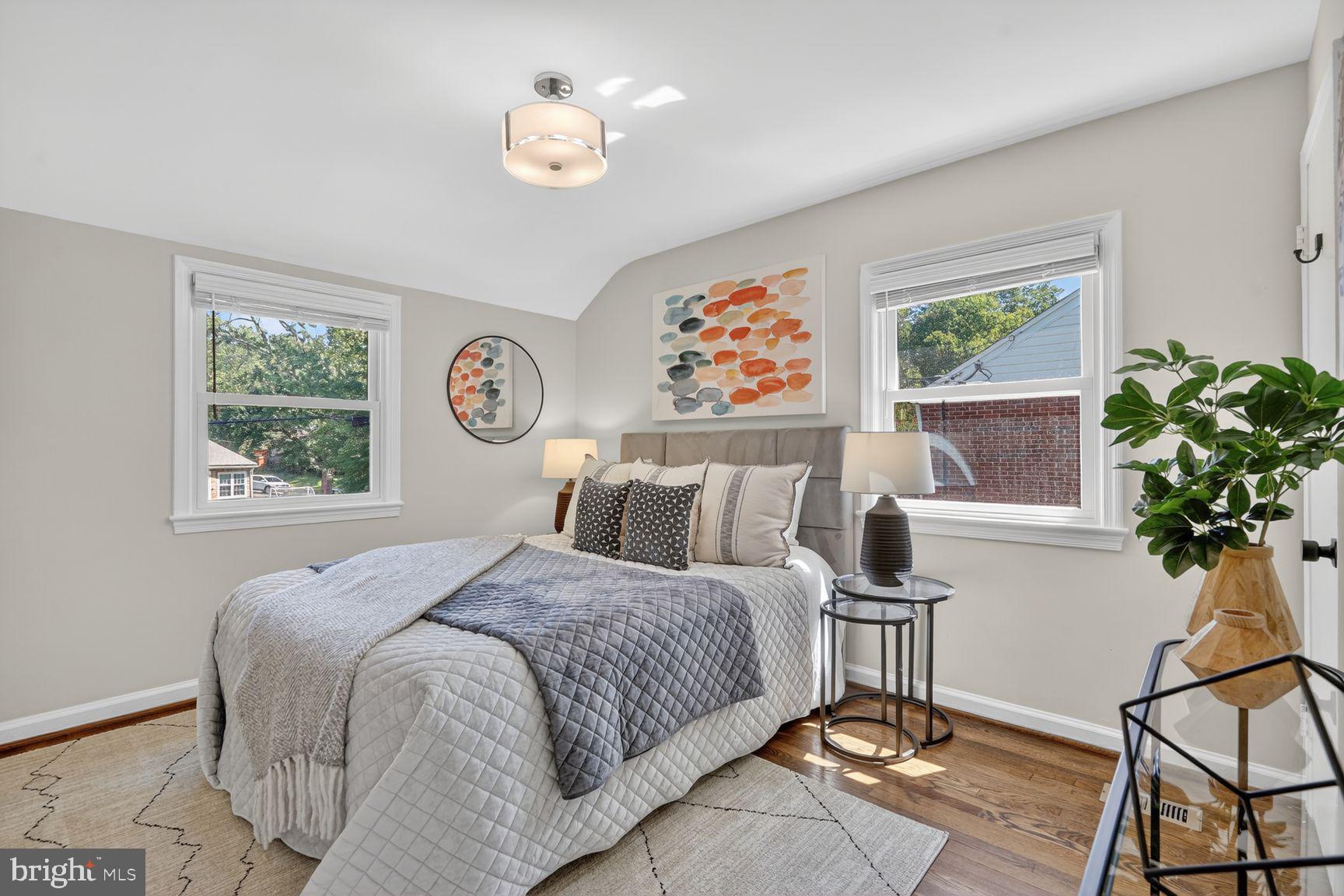 NORTH KENSINGTON - Residential