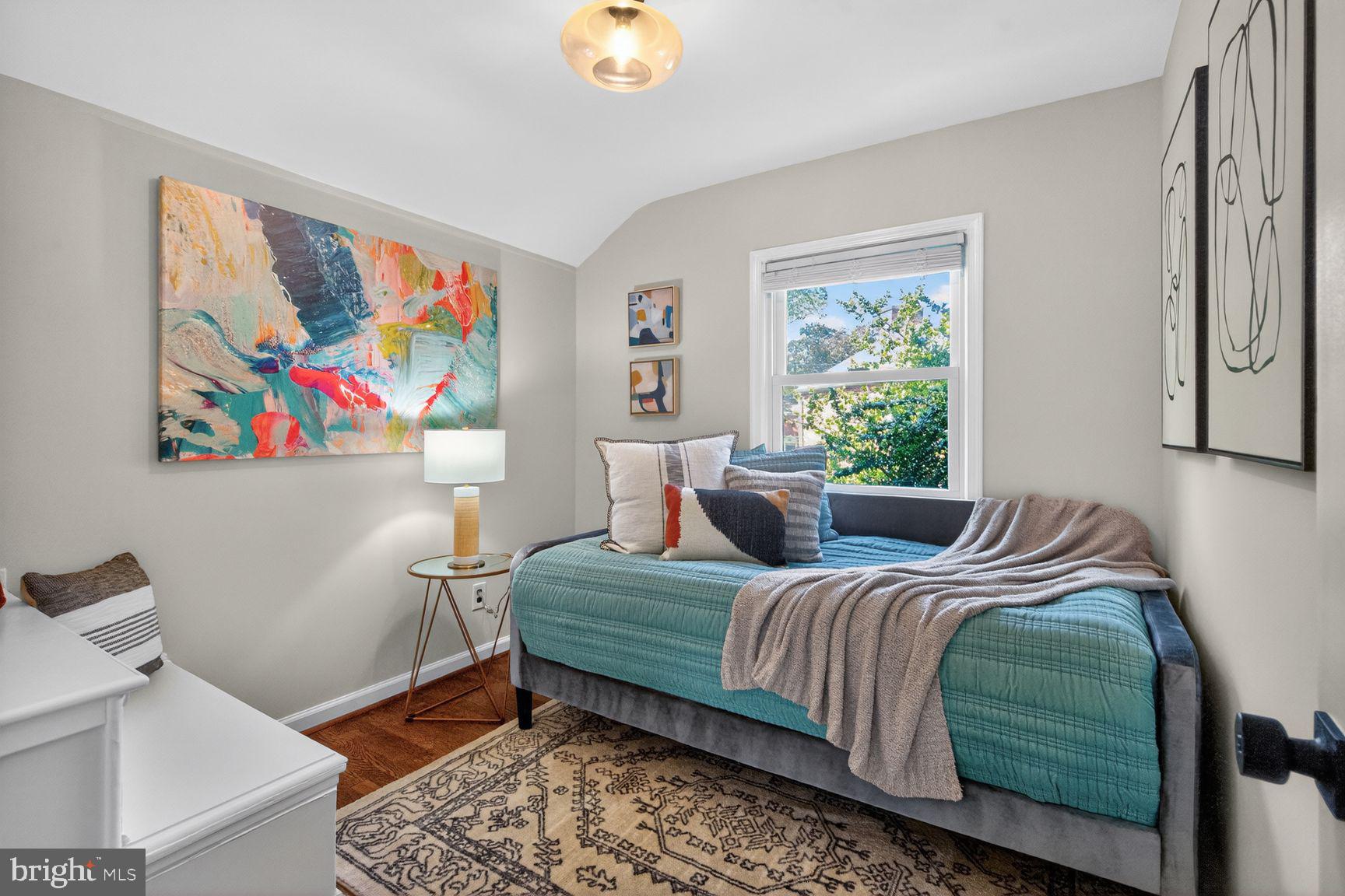NORTH KENSINGTON - Residential