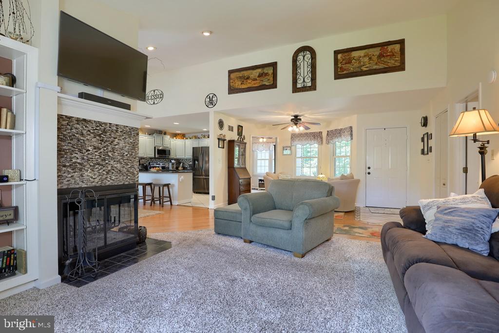 FALCON RIDGE - Residential