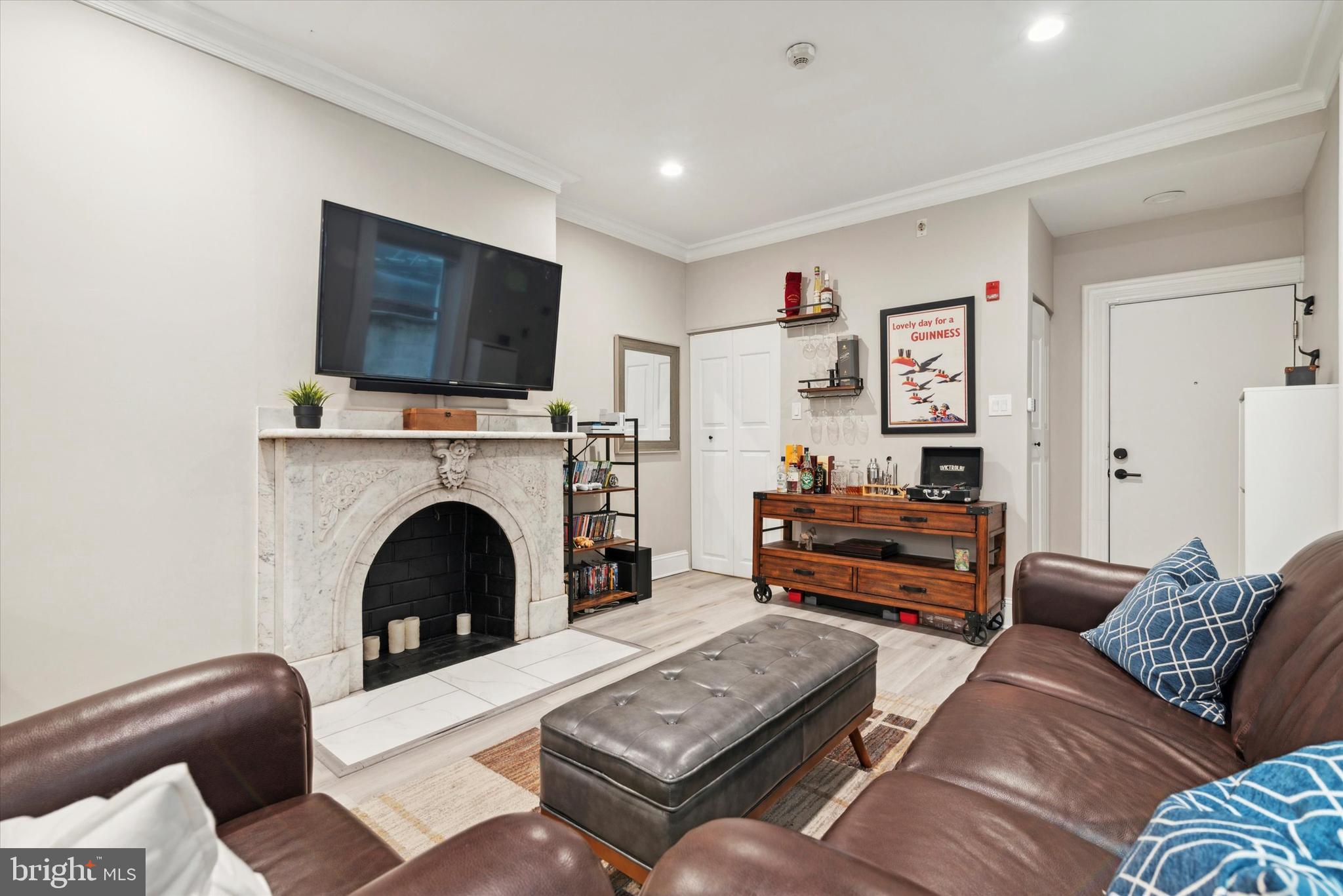 FAIRMOUNT - Residential Lease