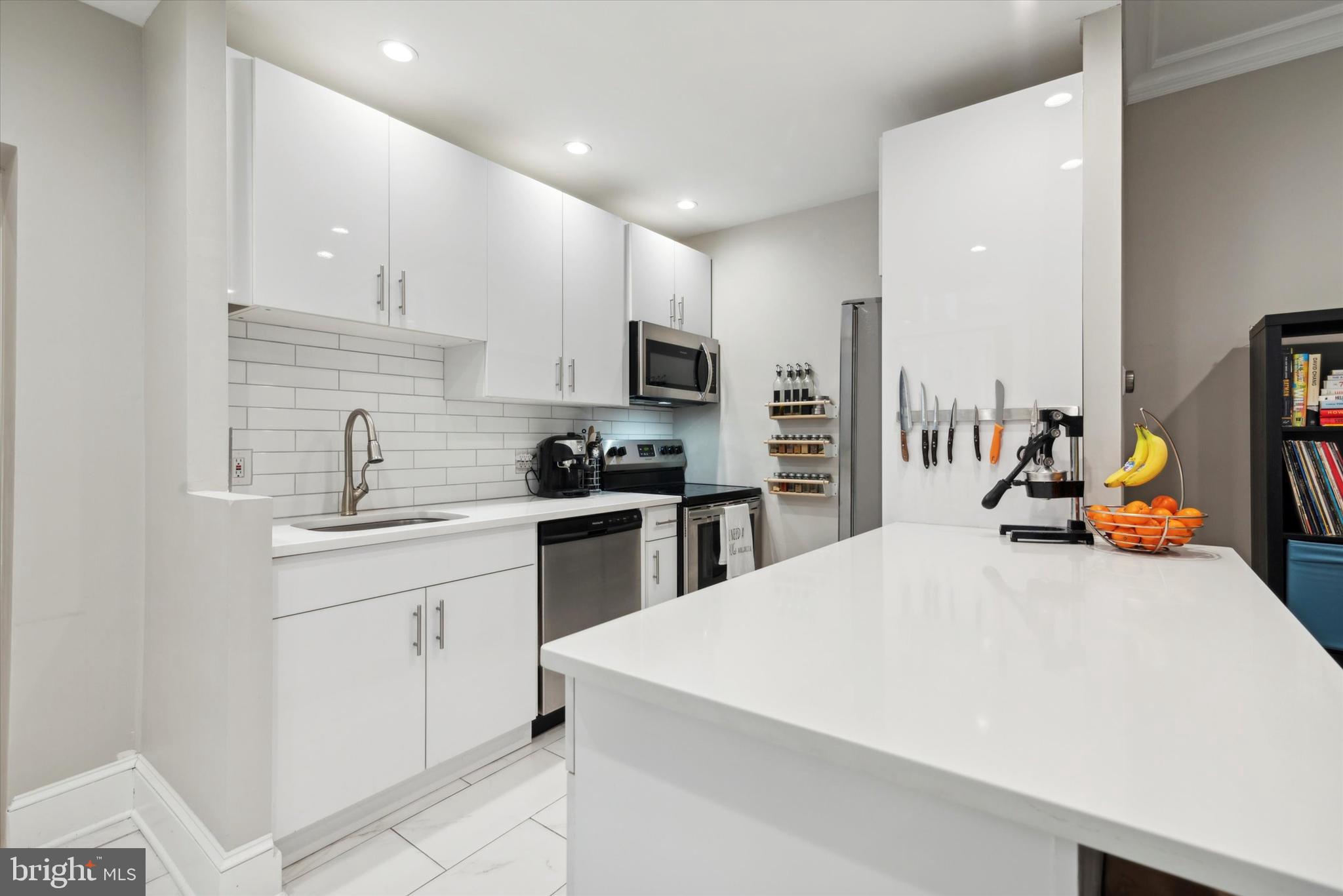 FAIRMOUNT - Residential Lease