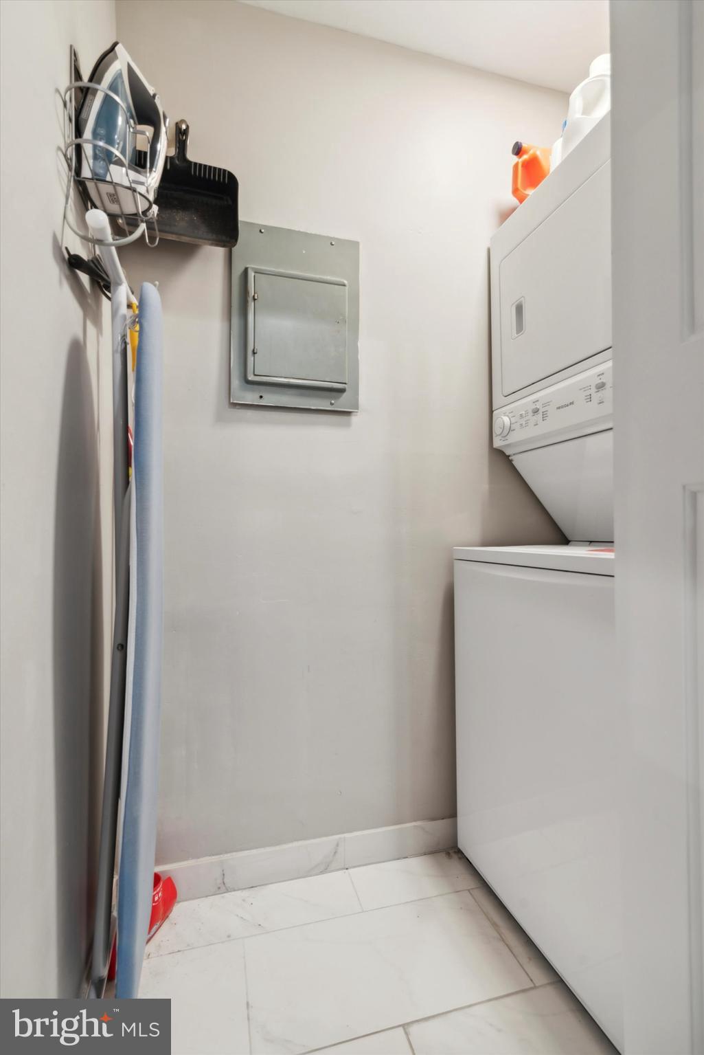 FAIRMOUNT - Residential Lease