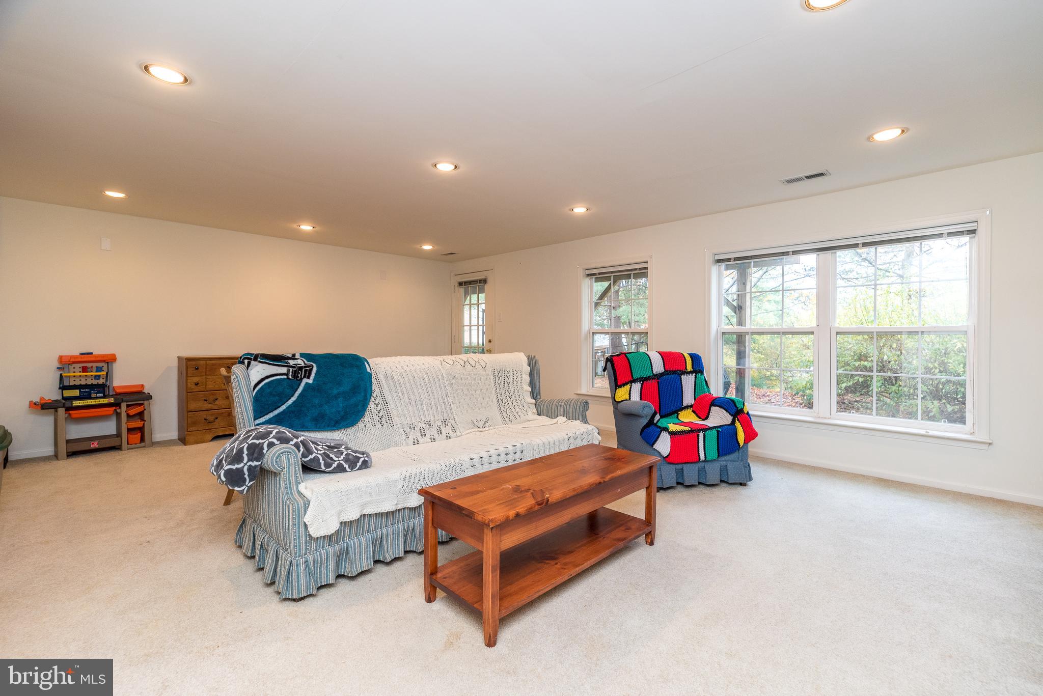 CHARING CROSS - Residential