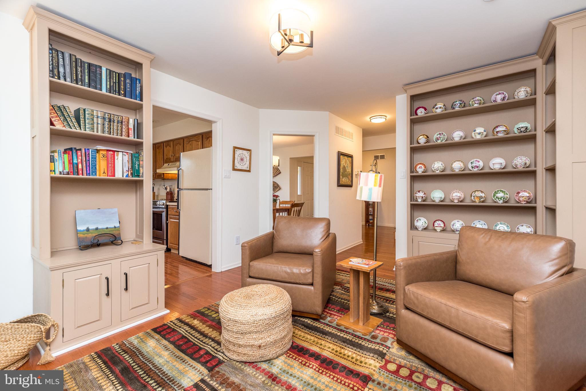 CHARING CROSS - Residential