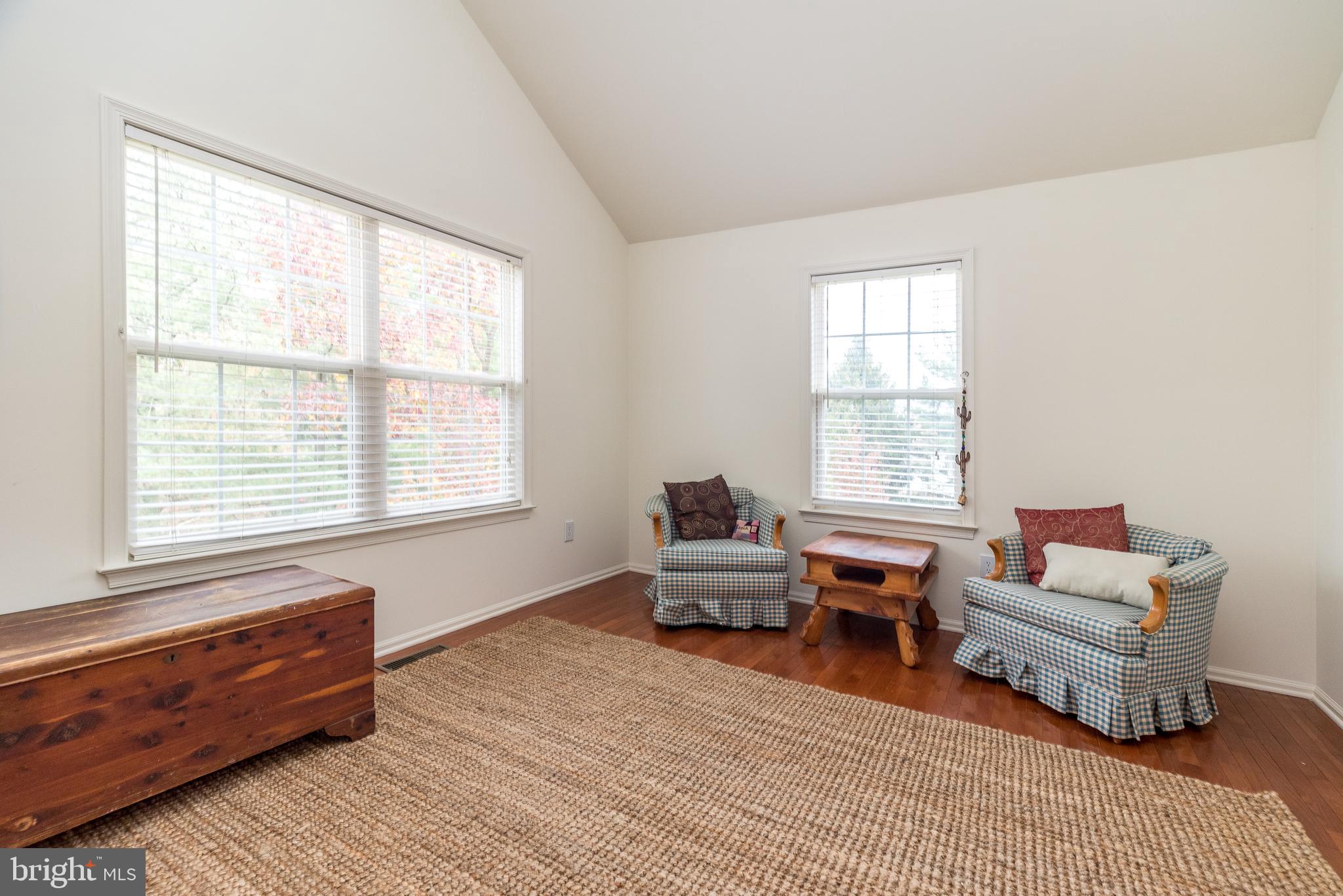 CHARING CROSS - Residential