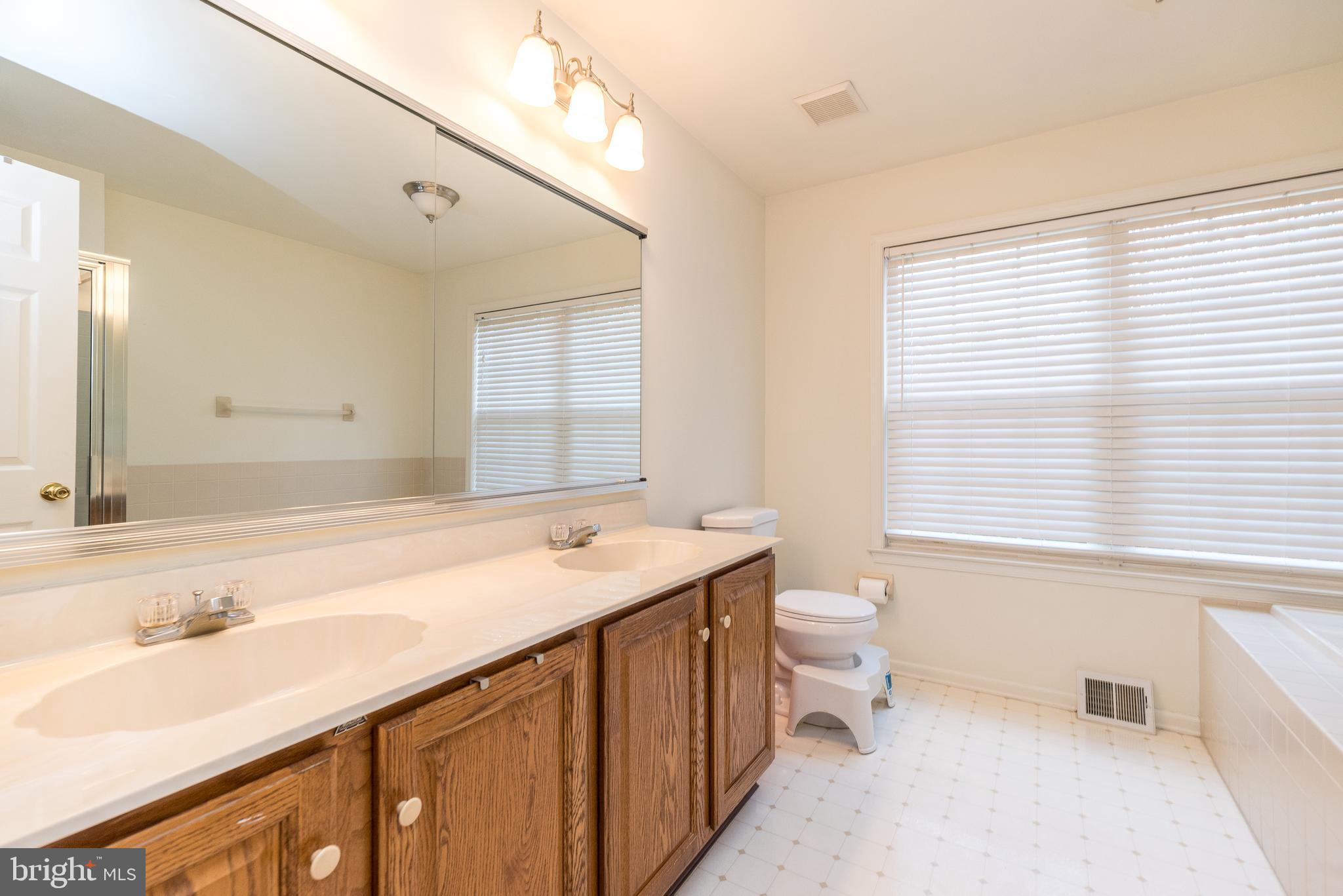 CHARING CROSS - Residential