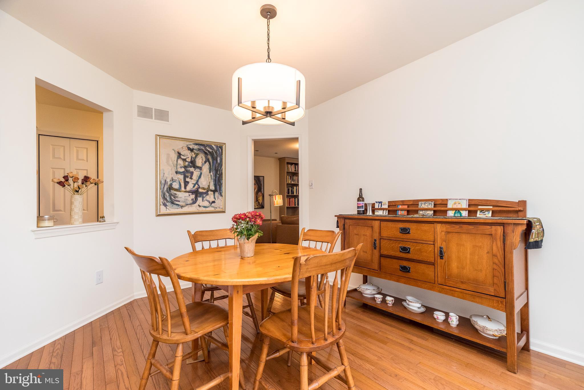 CHARING CROSS - Residential