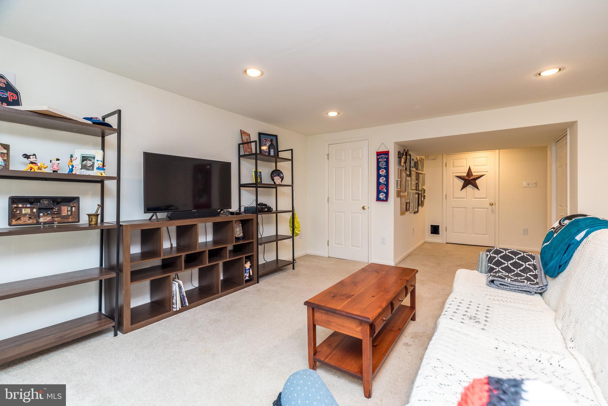 CHARING CROSS - Residential