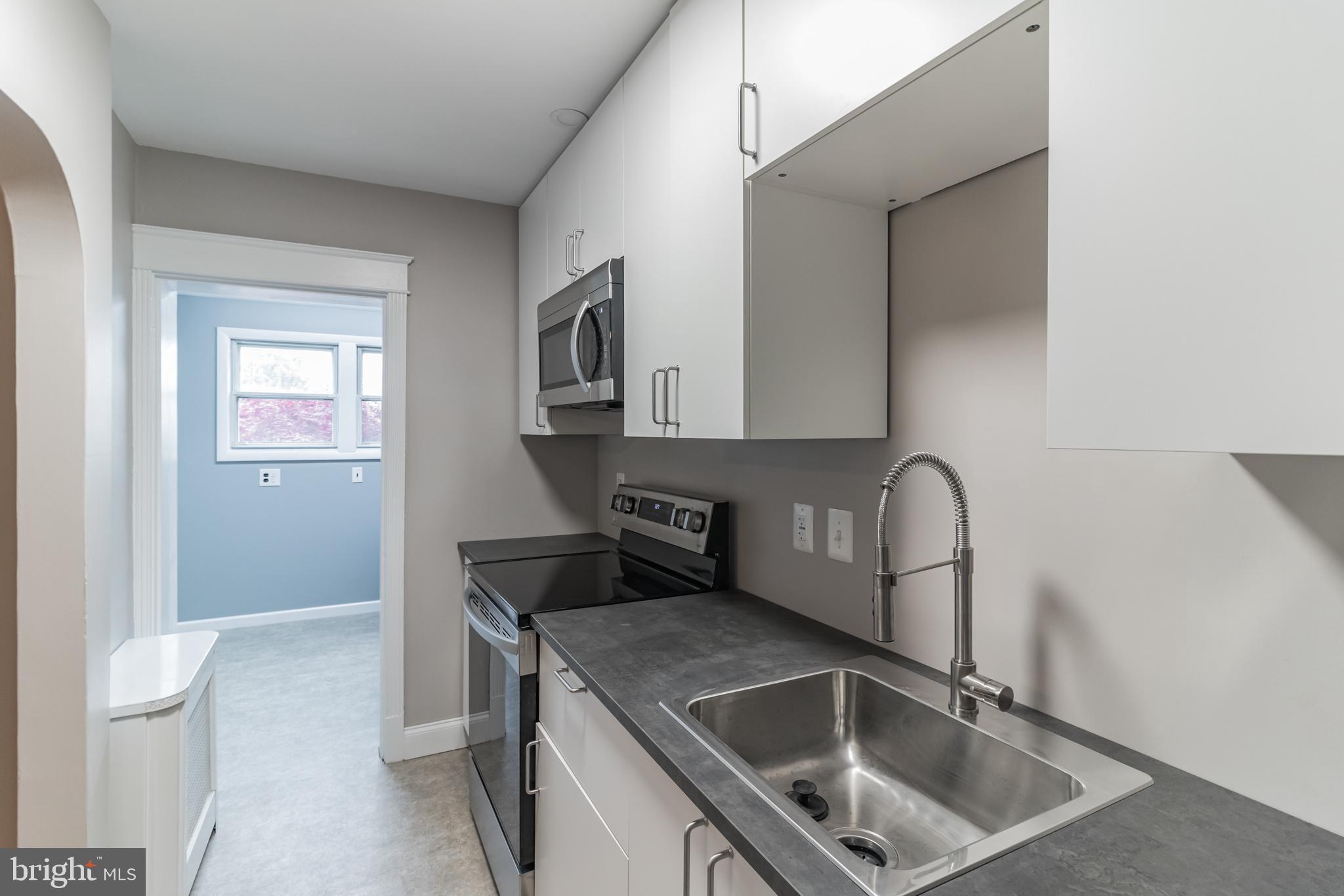 EAST FALLS - Residential Lease