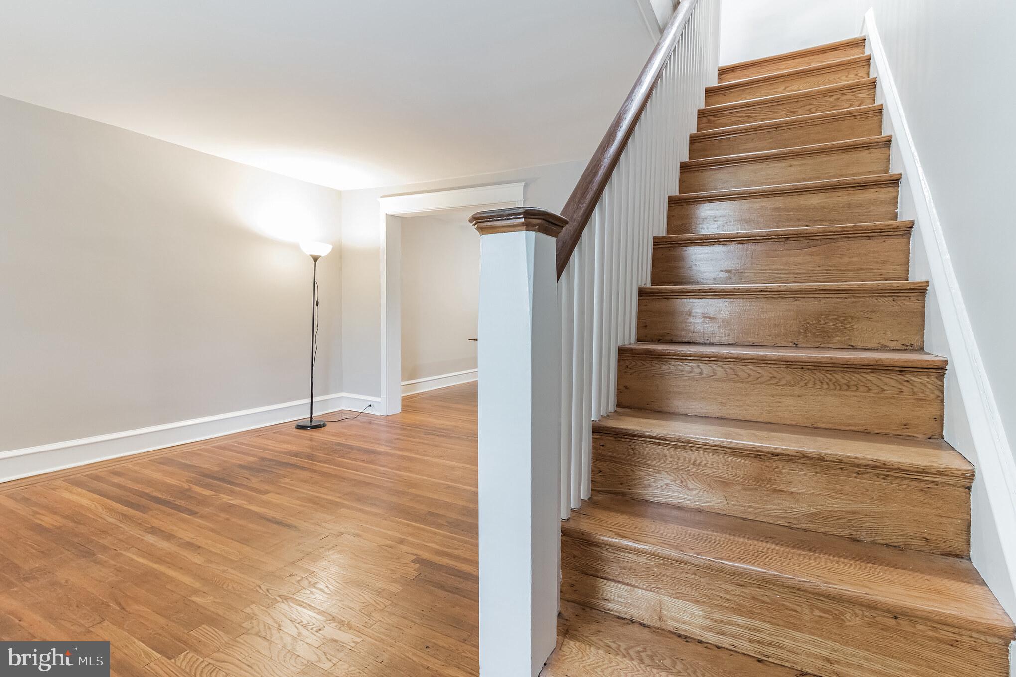 EAST FALLS - Residential Lease