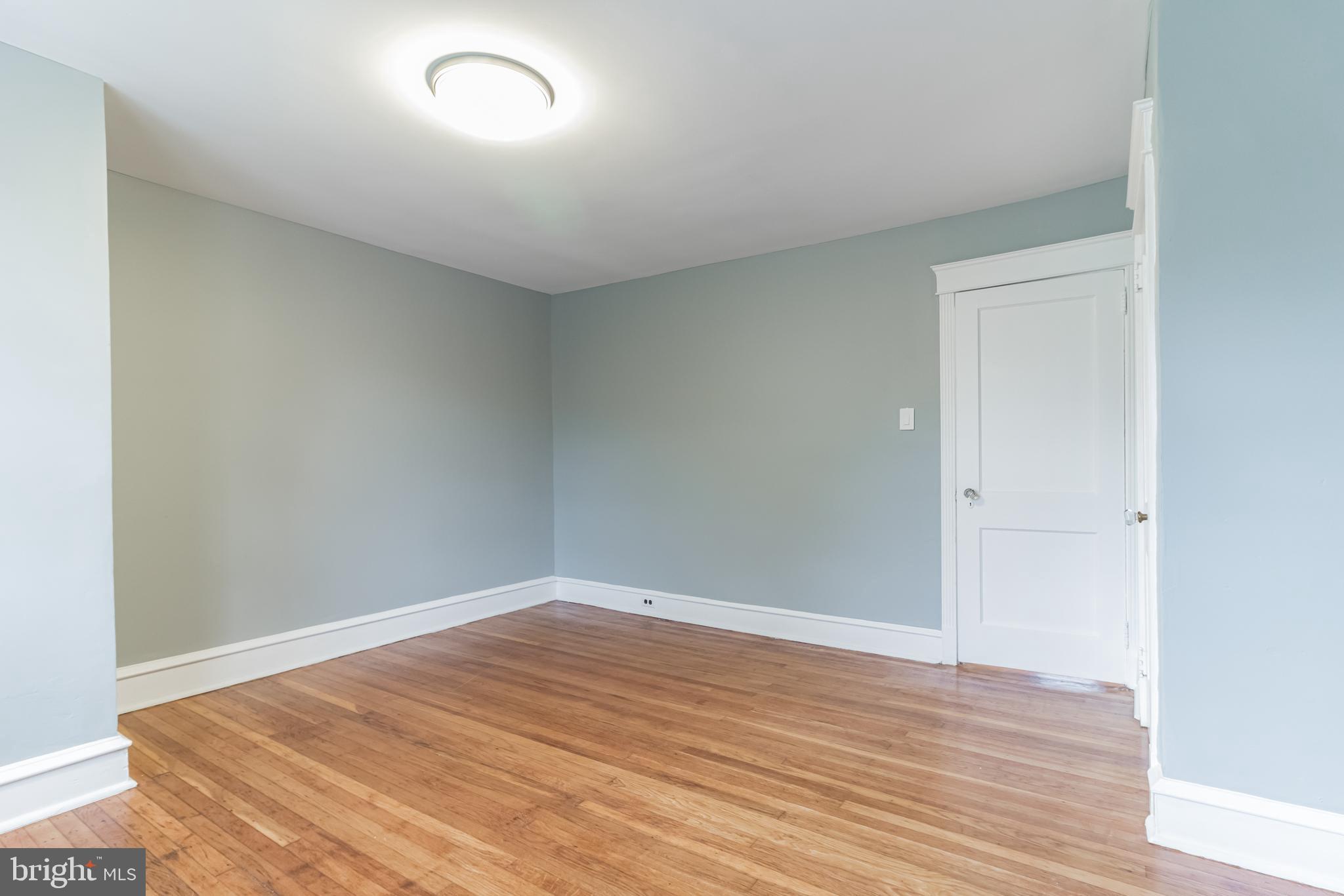 EAST FALLS - Residential Lease